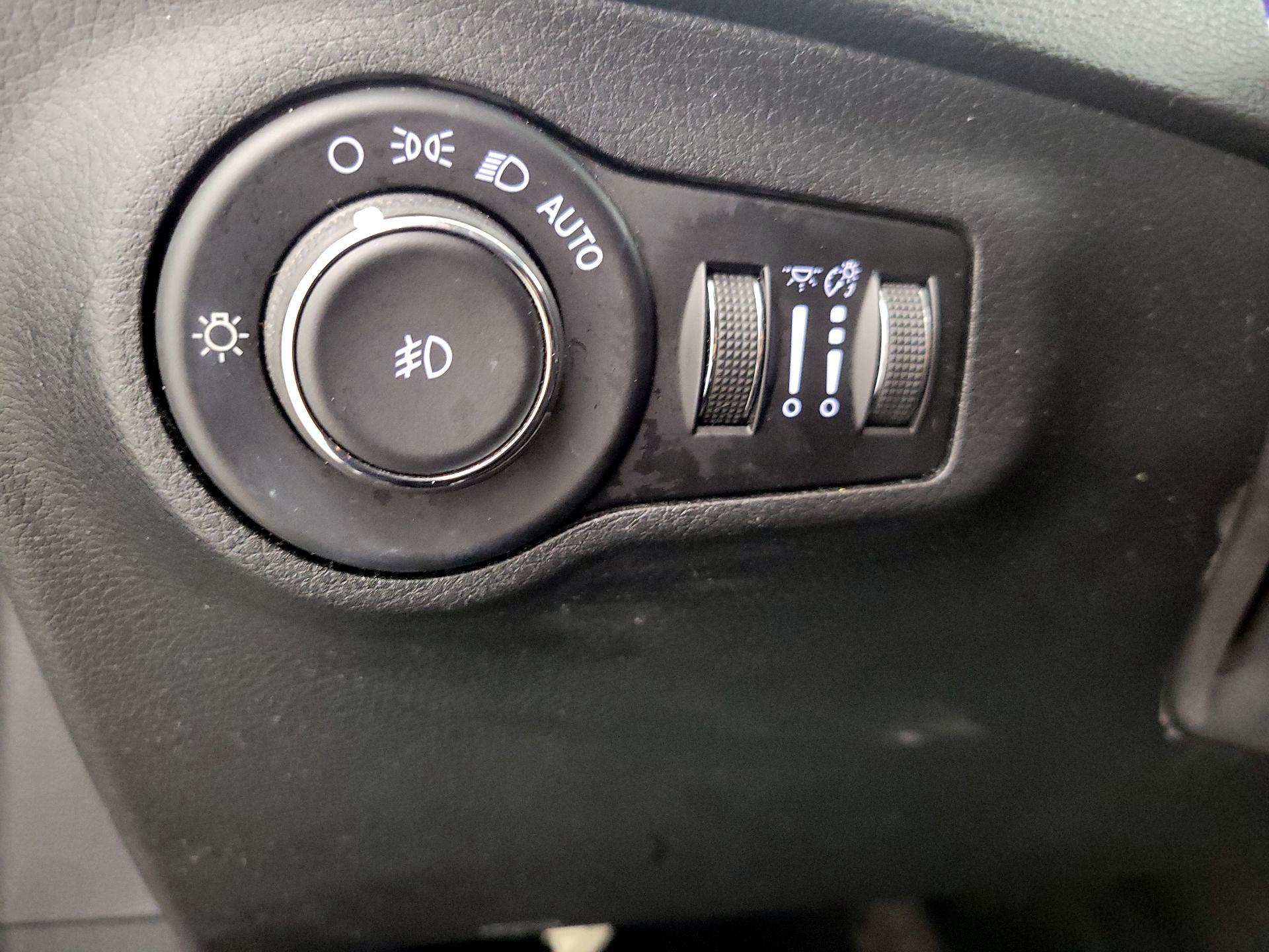Thumbnail: 2018 Jeep Compass - 13