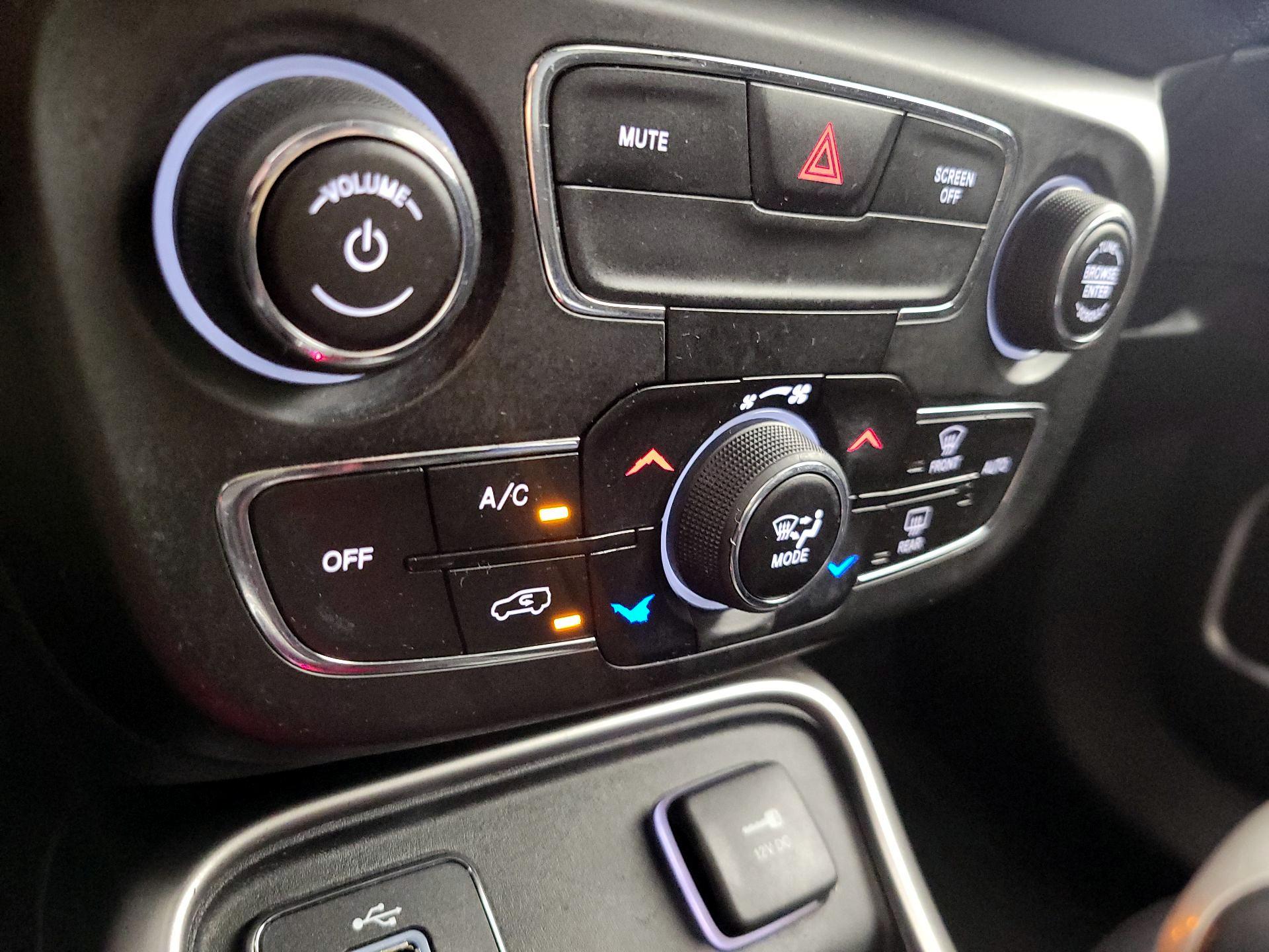 Thumbnail: 2018 Jeep Compass - 16