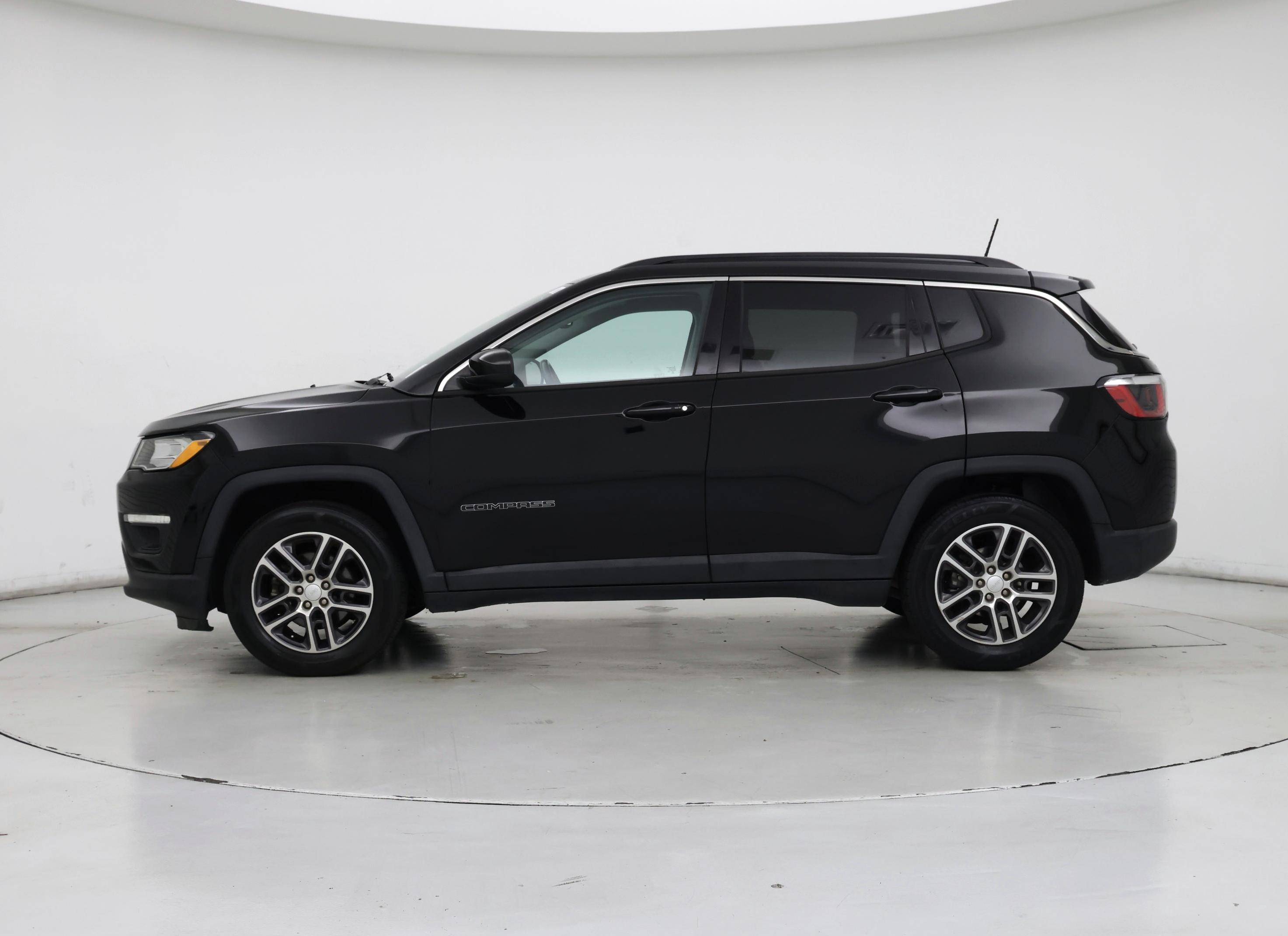 Thumbnail: 2018 Jeep Compass - 3