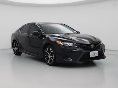 Black 2019 Toyota Camry SE