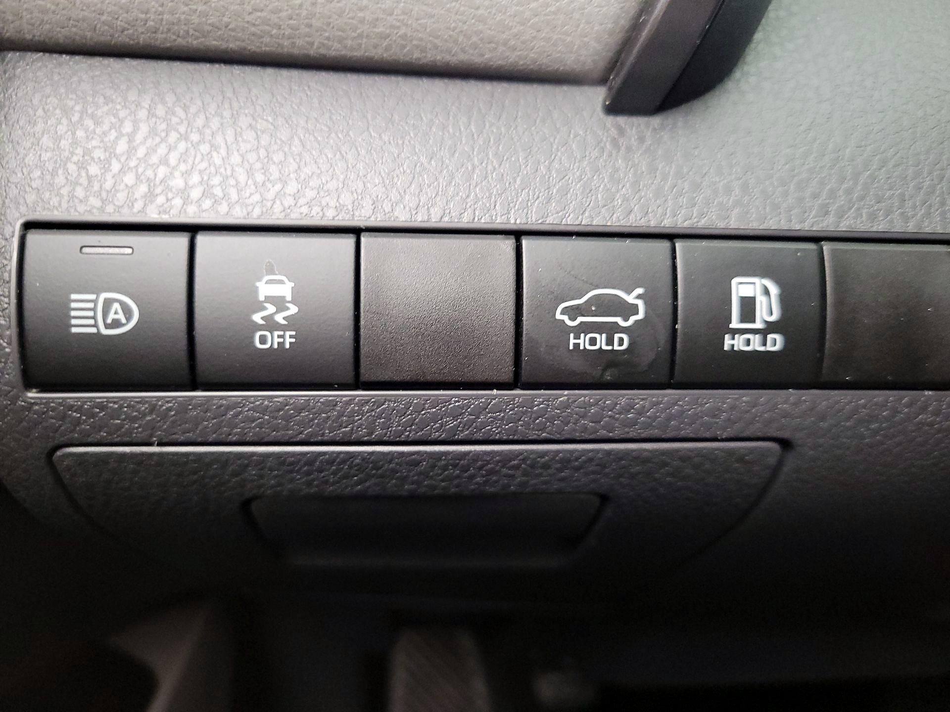 Thumbnail: 2019 Toyota Camry - 13