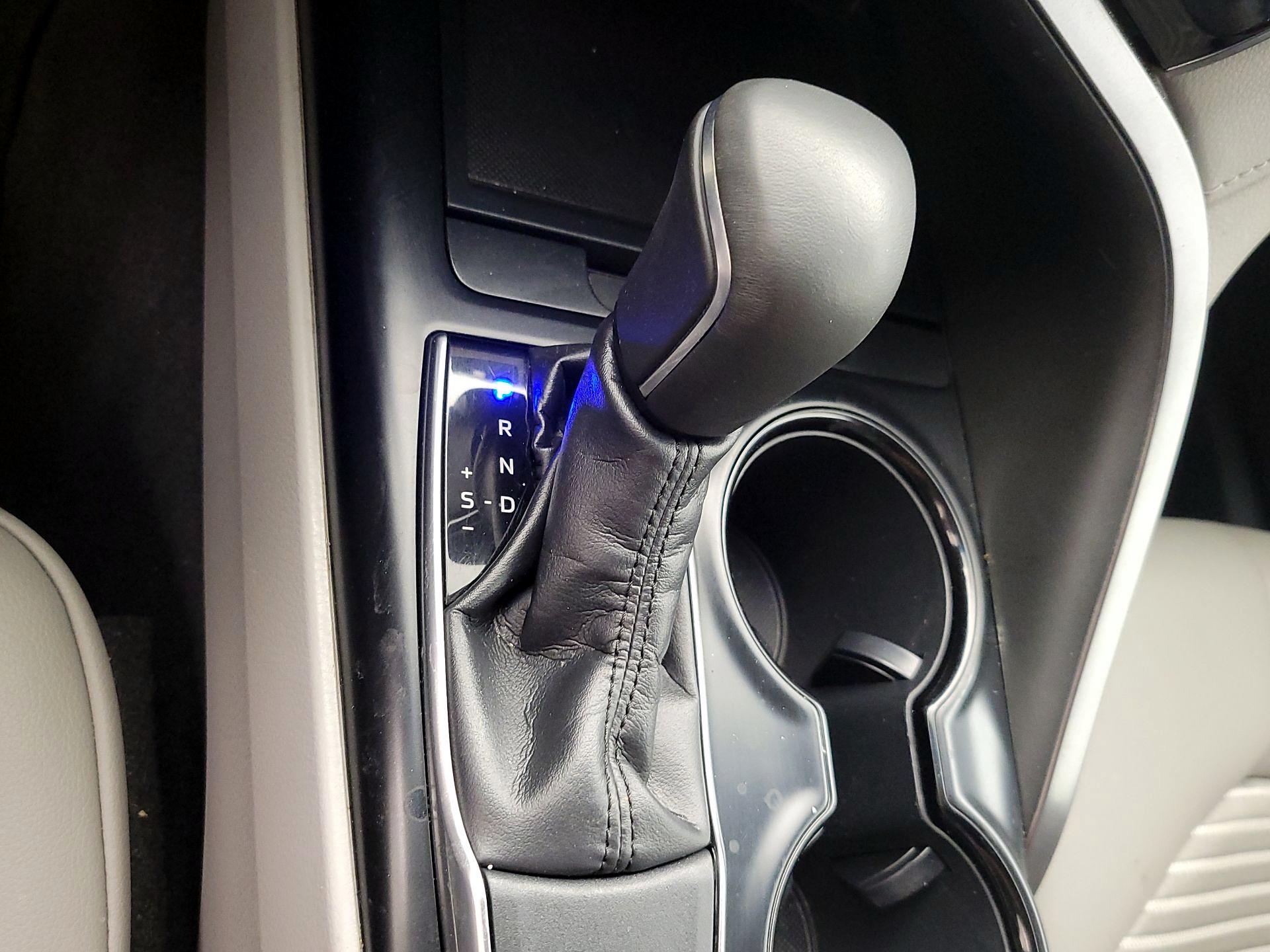 Thumbnail: 2019 Toyota Camry - 17