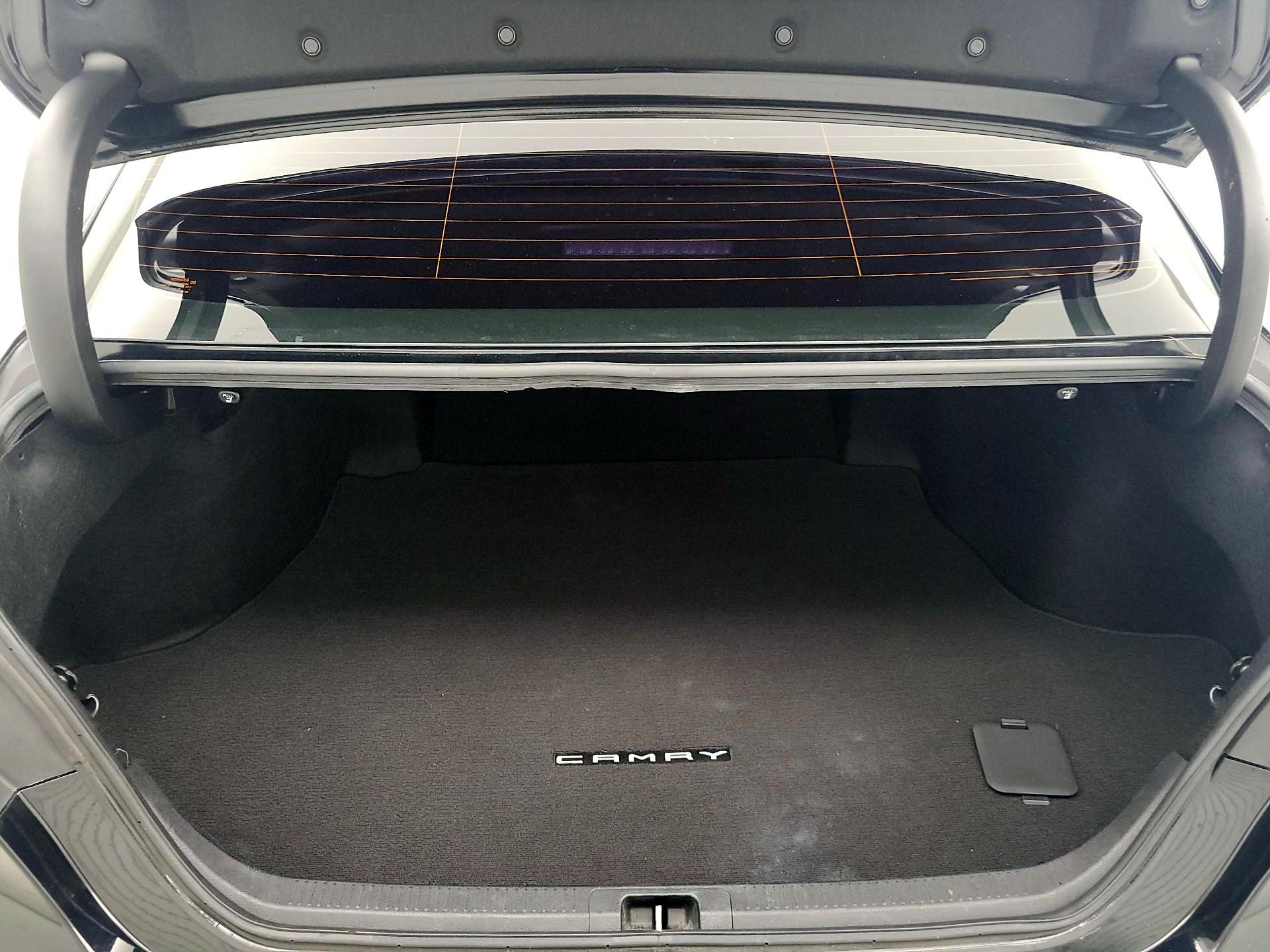 Thumbnail: 2019 Toyota Camry - 19
