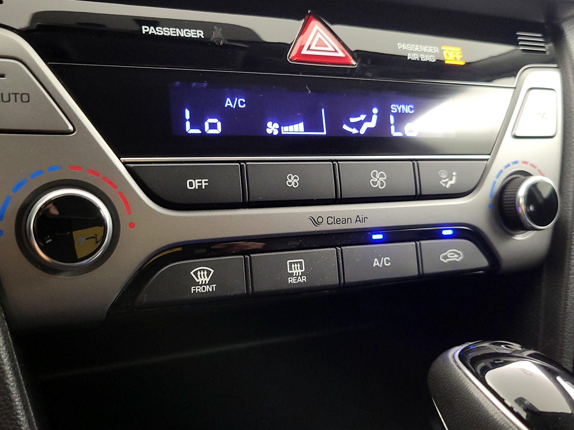 Thumbnail: 2017 Hyundai Elantra - 17