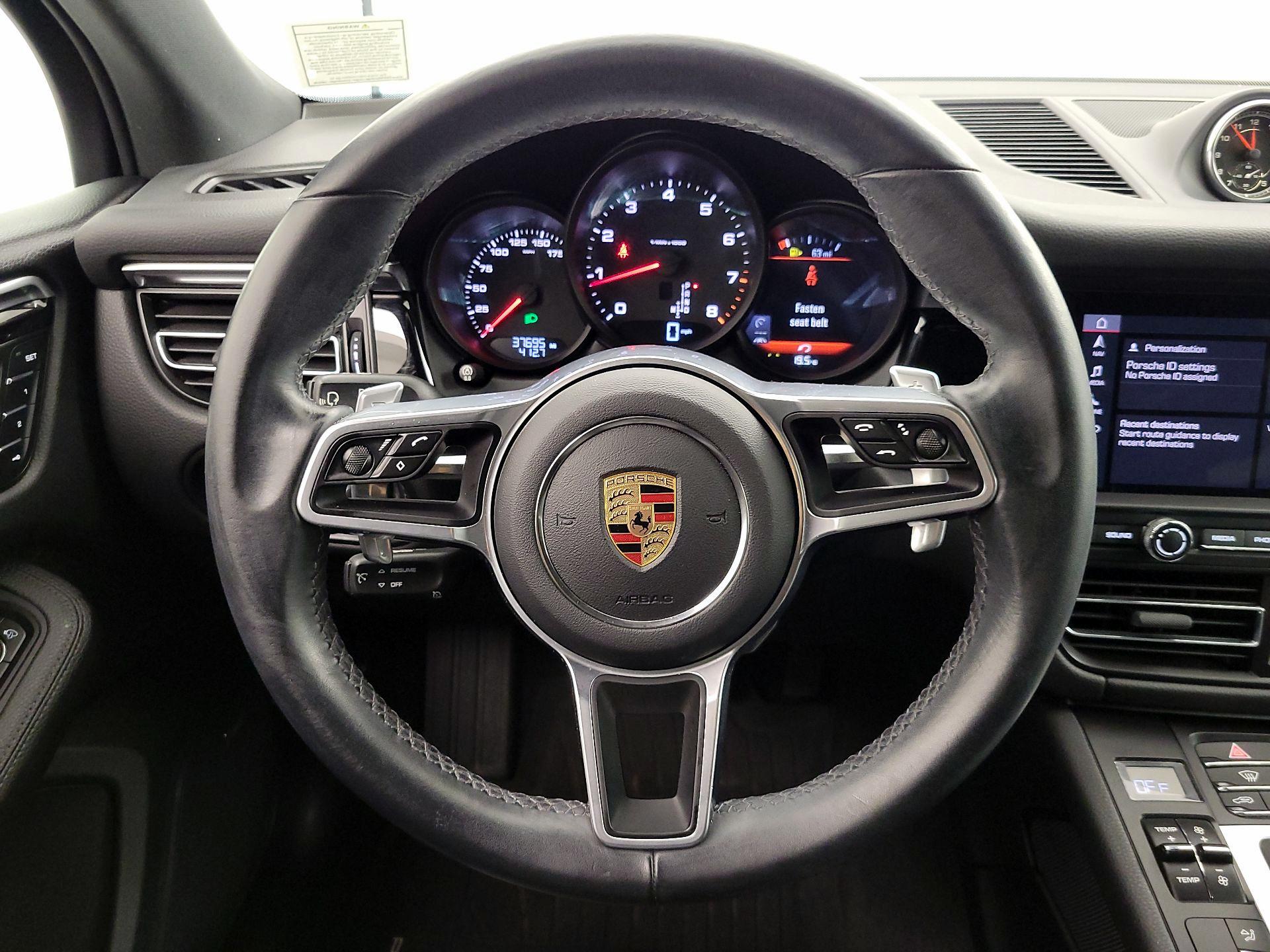 Thumbnail: 2020 Porsche Macan - 10