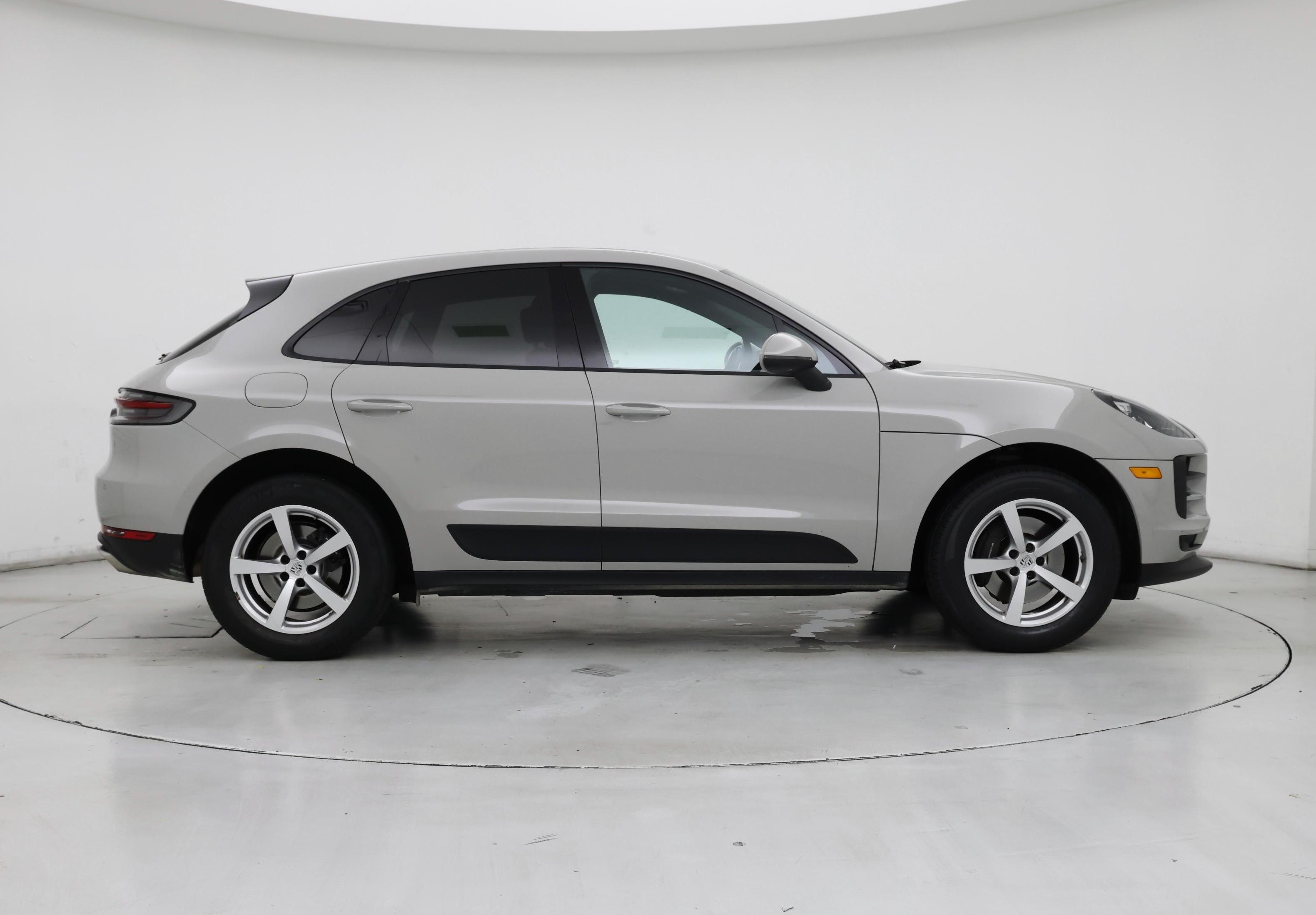 Thumbnail: 2020 Porsche Macan - 7