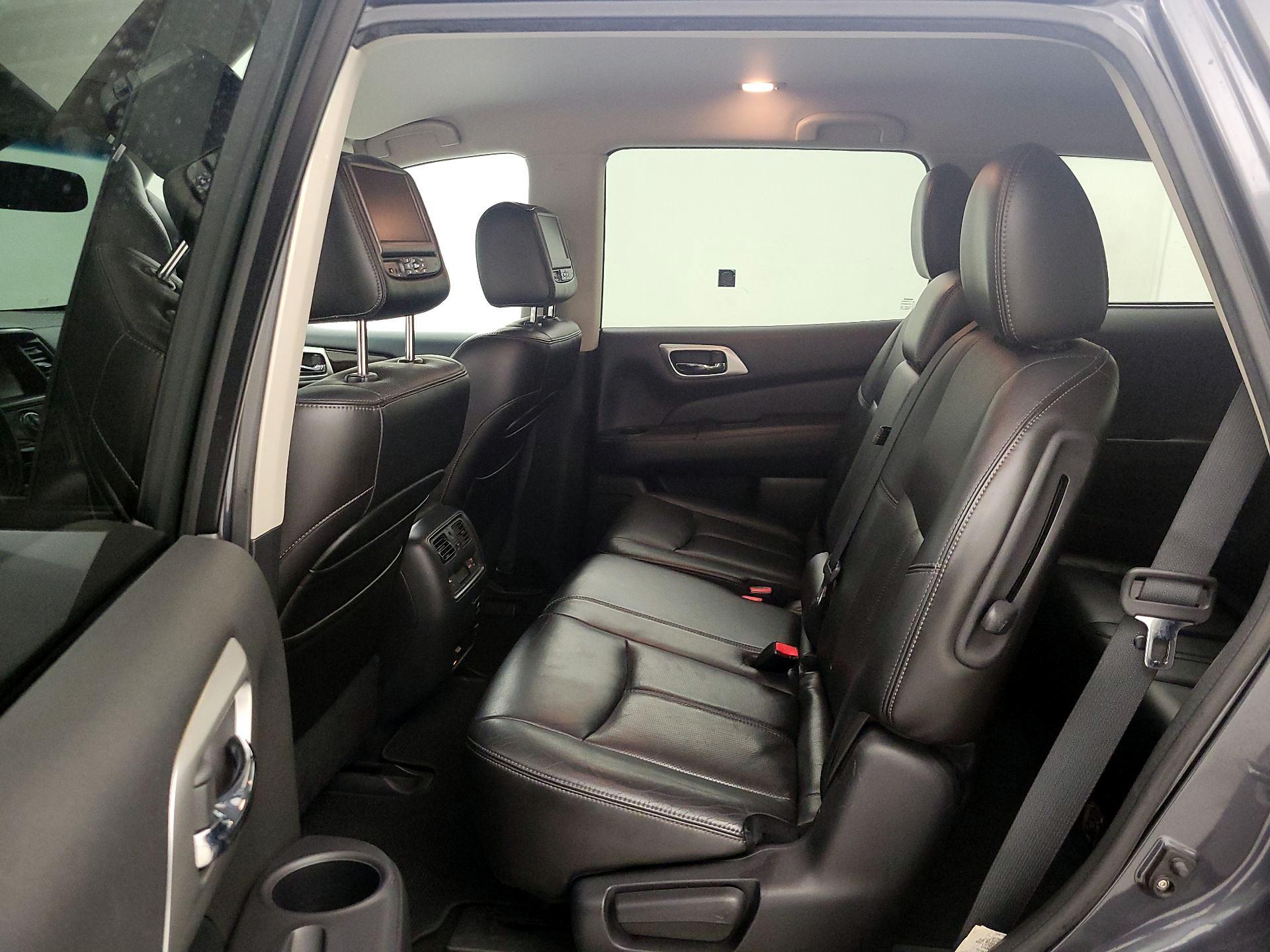 Thumbnail: 2013 Nissan Pathfinder - 19