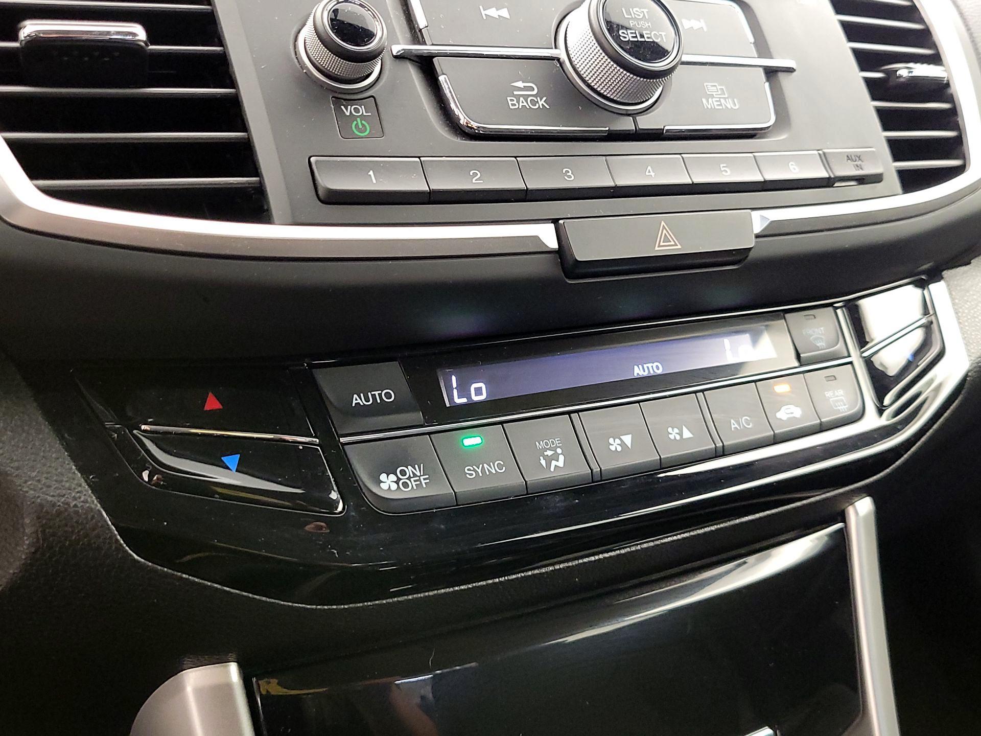 Thumbnail: 2016 Honda Accord - 16