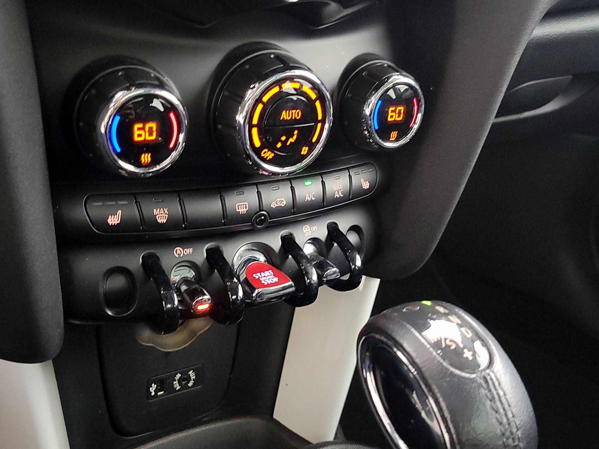 Thumbnail: 2018 MINI Cooper Hardtop - 16