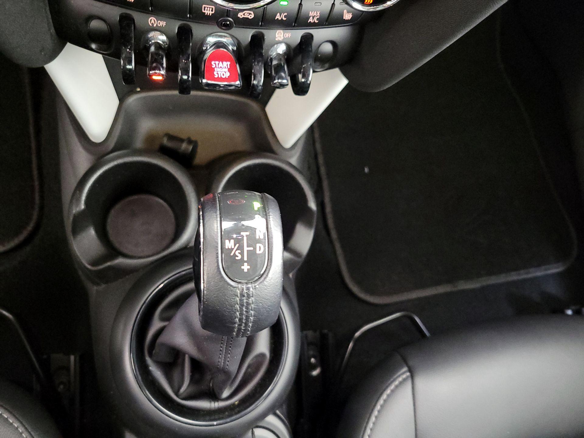 Thumbnail: 2018 MINI Cooper Hardtop - 17