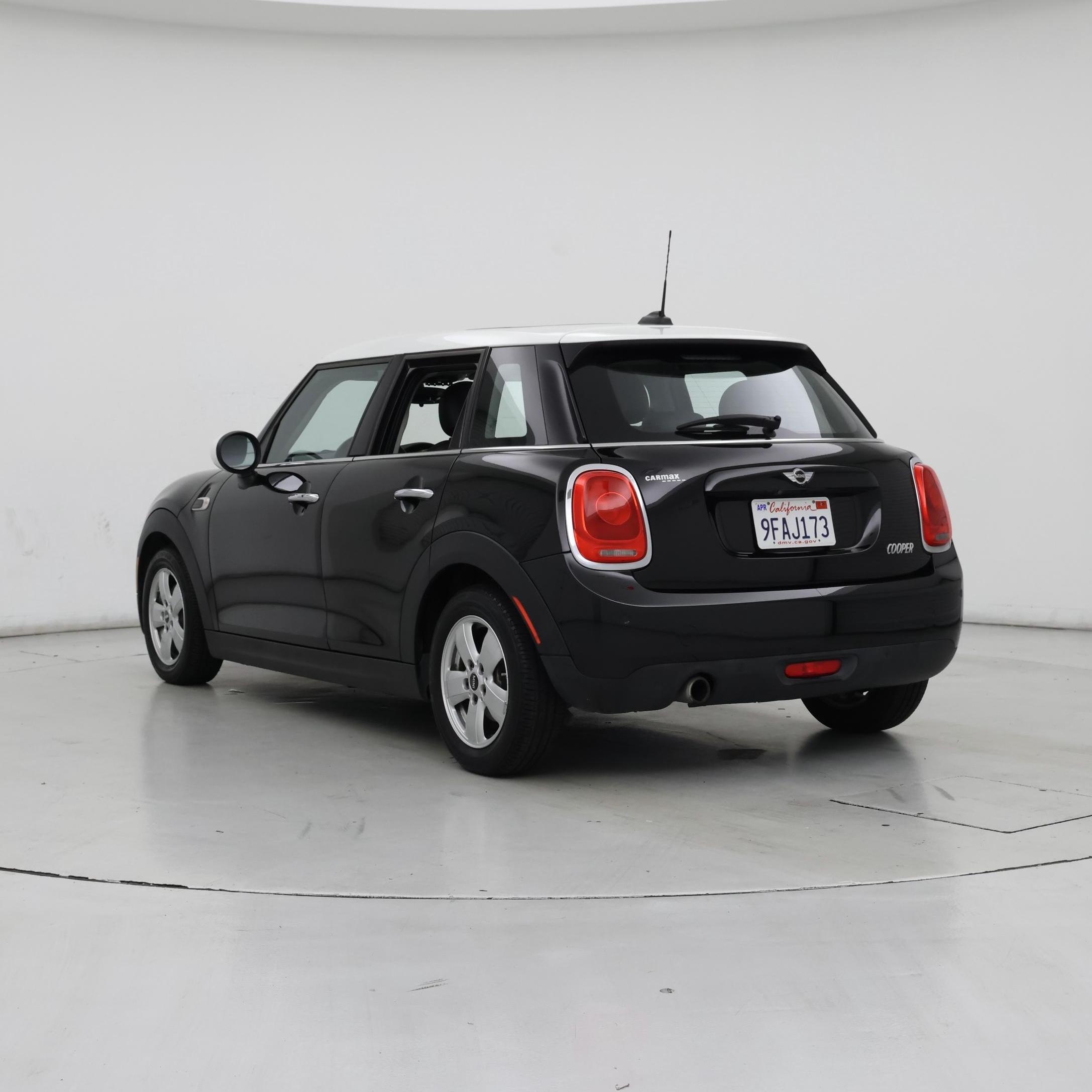 Thumbnail: 2018 MINI Cooper Hardtop - 2