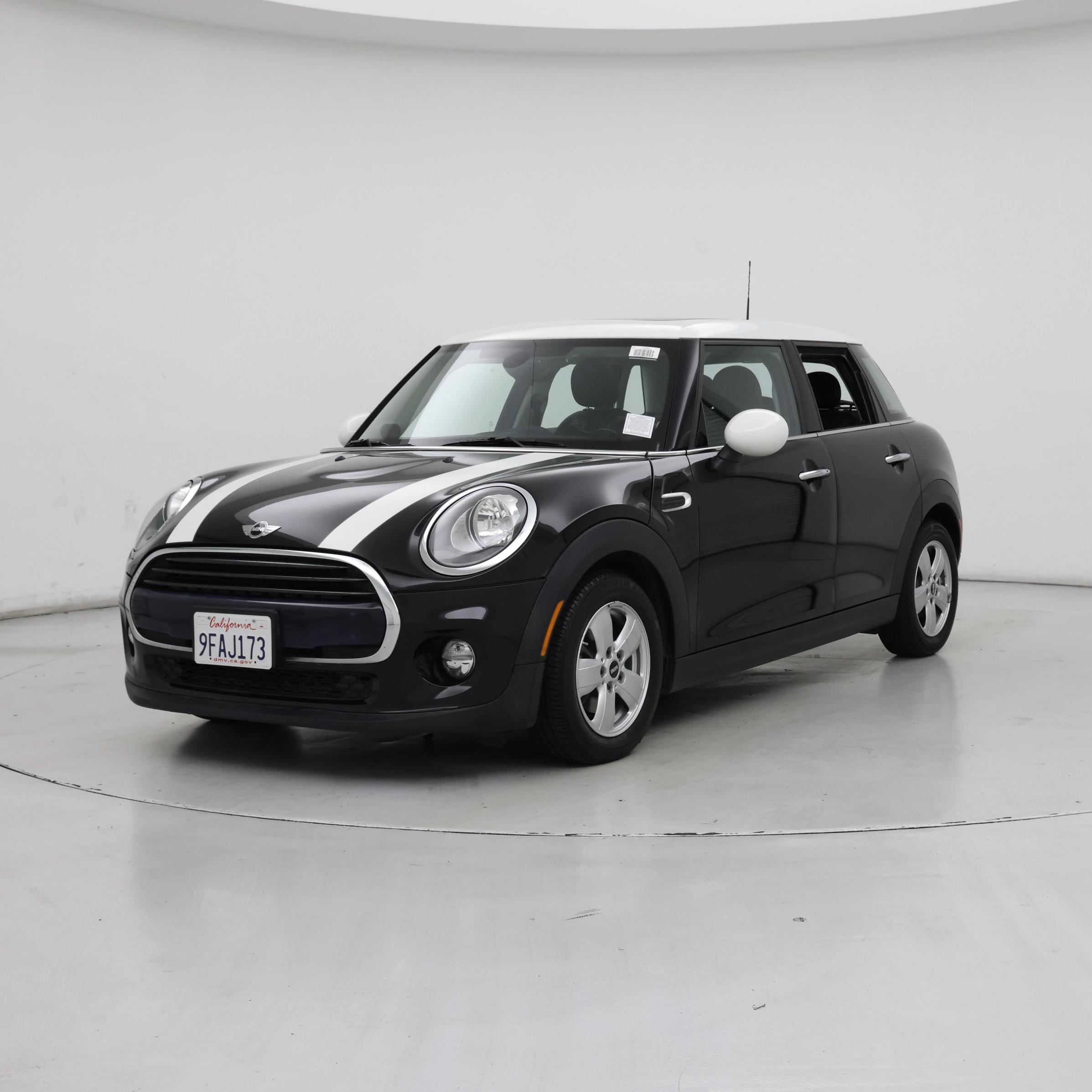 Thumbnail: 2018 MINI Cooper Hardtop - 4