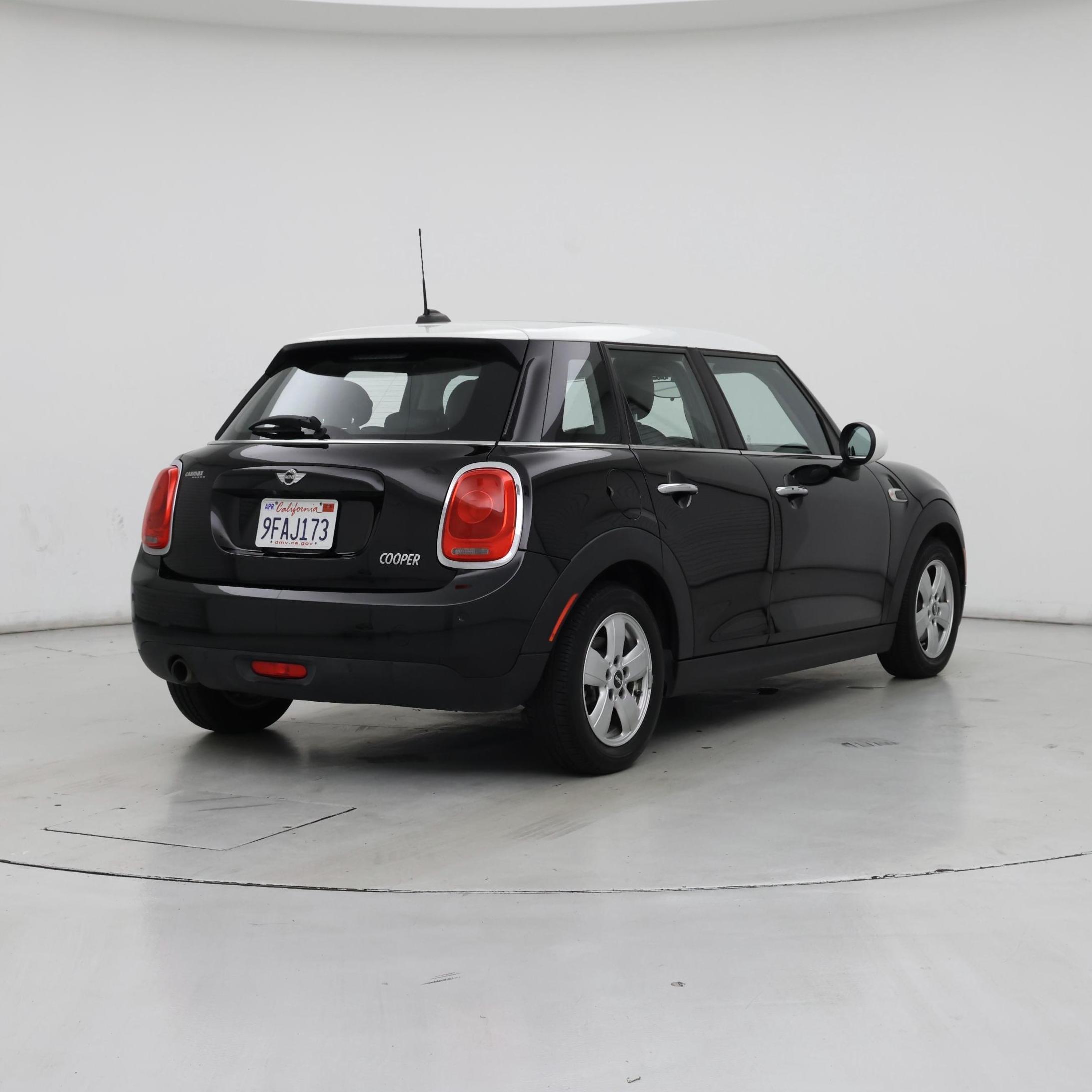 Thumbnail: 2018 MINI Cooper Hardtop - 8