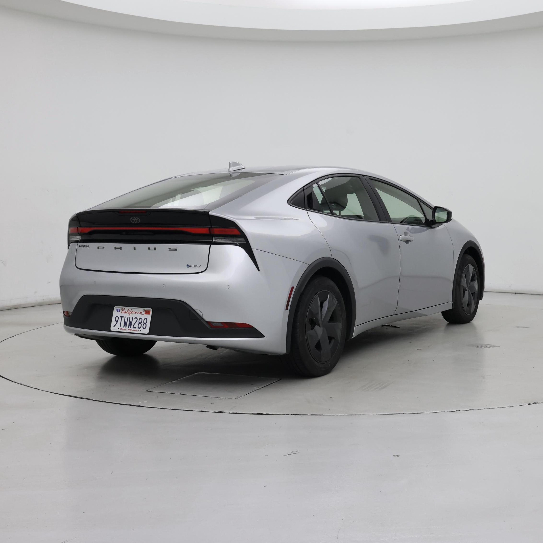 Thumbnail: 2024 Toyota Prius - 8