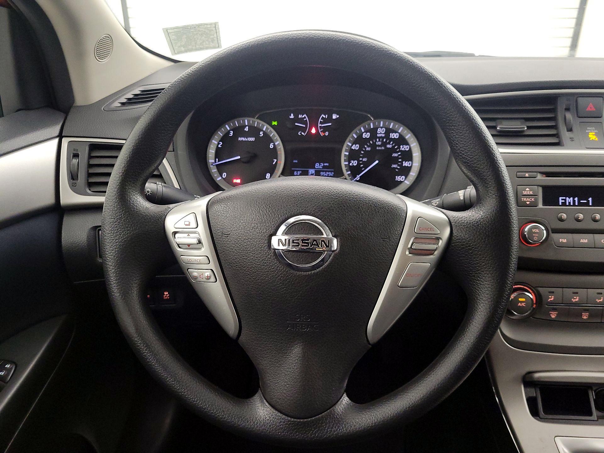 Thumbnail: 2014 Nissan Sentra - 10