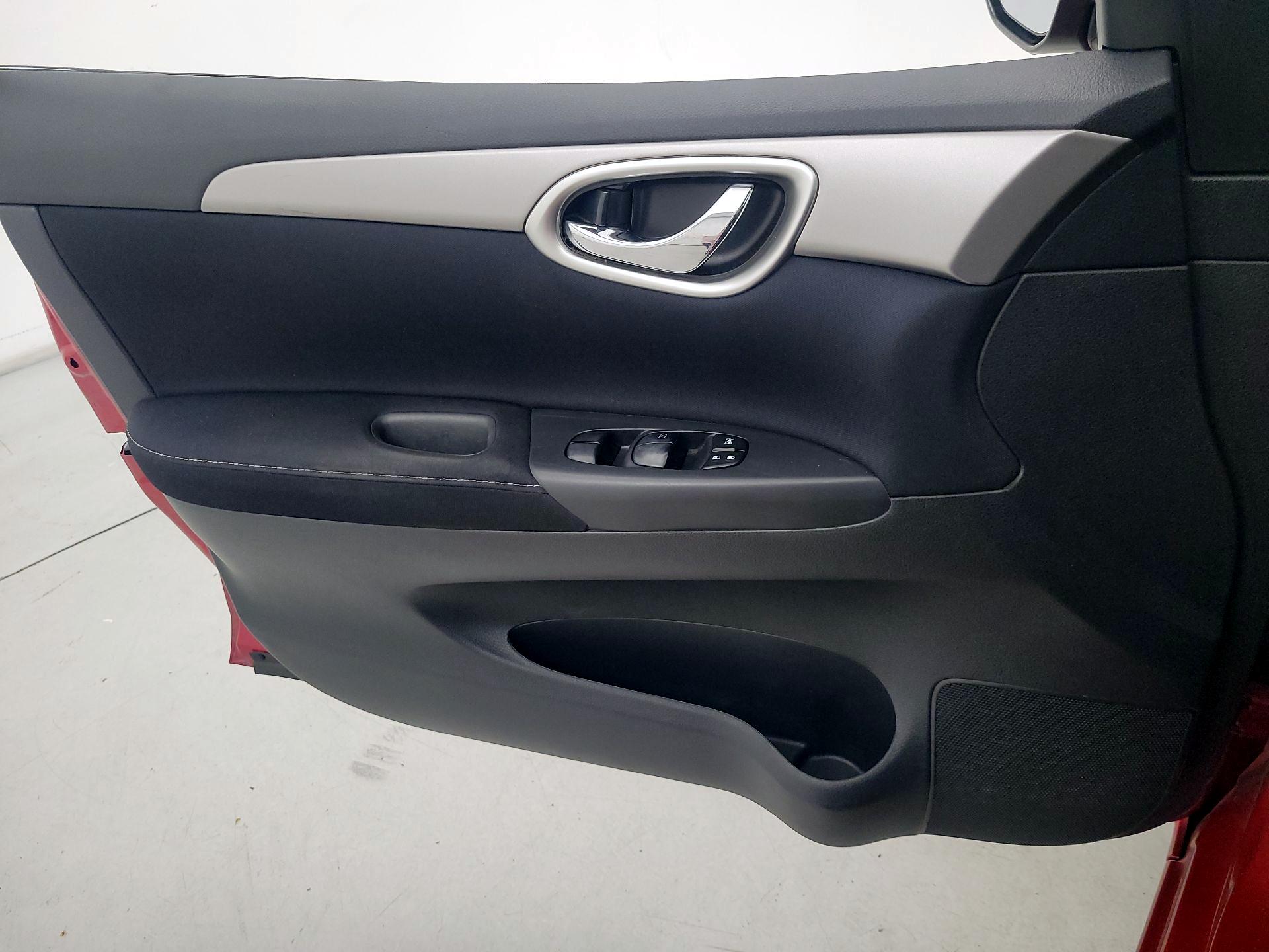 Thumbnail: 2014 Nissan Sentra - 12