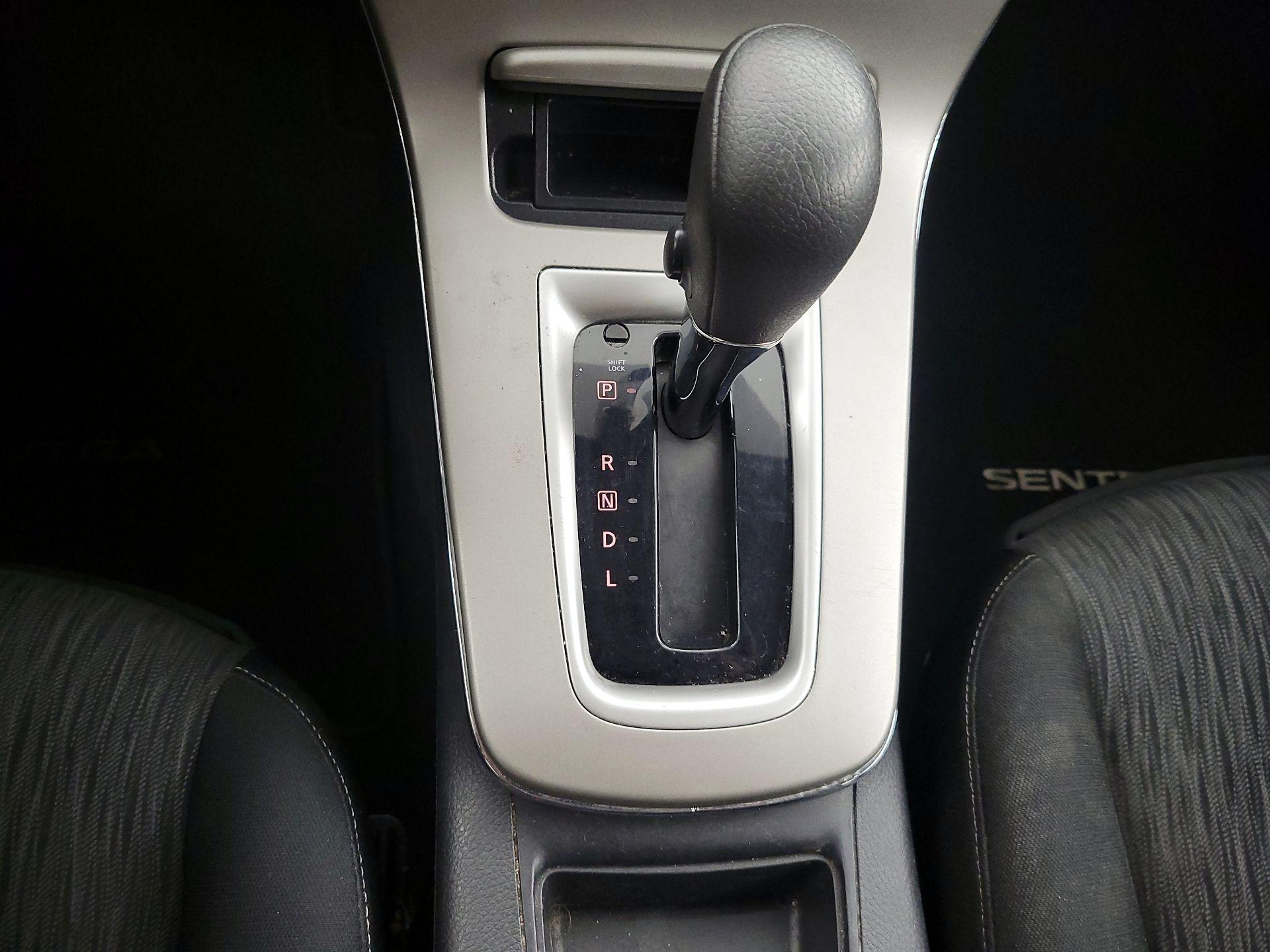 Thumbnail: 2014 Nissan Sentra - 16