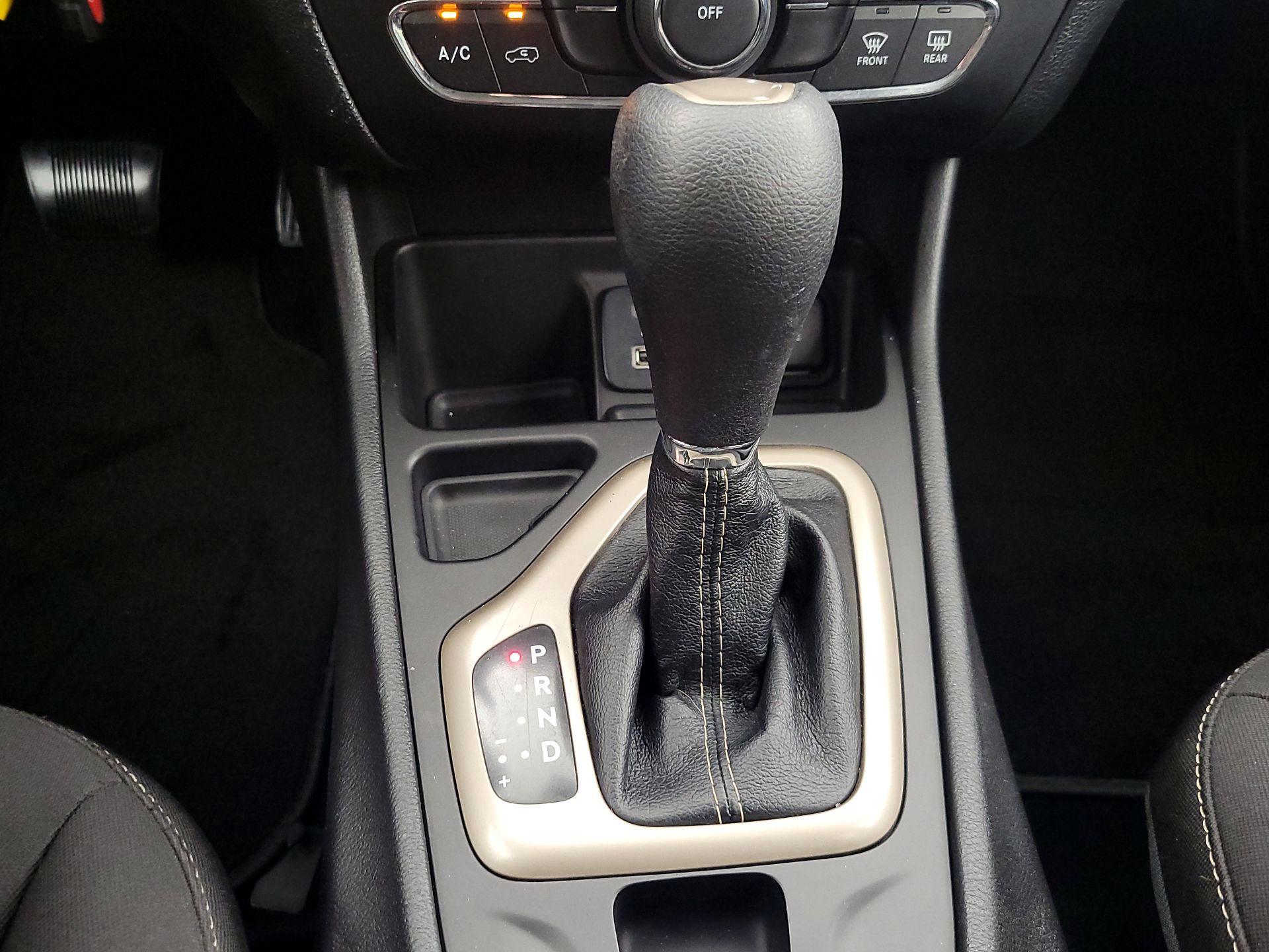 Thumbnail: 2014 Jeep Cherokee - 16