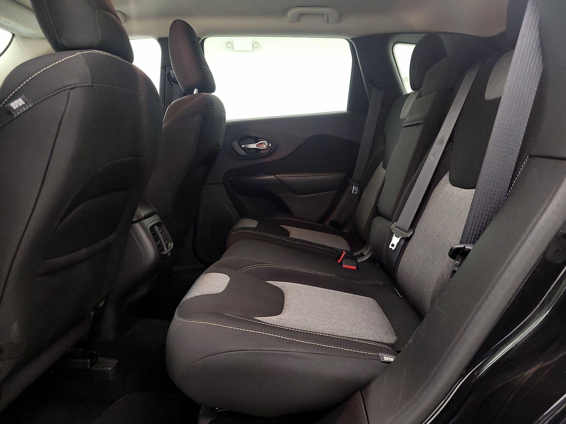 Thumbnail: 2014 Jeep Cherokee - 18
