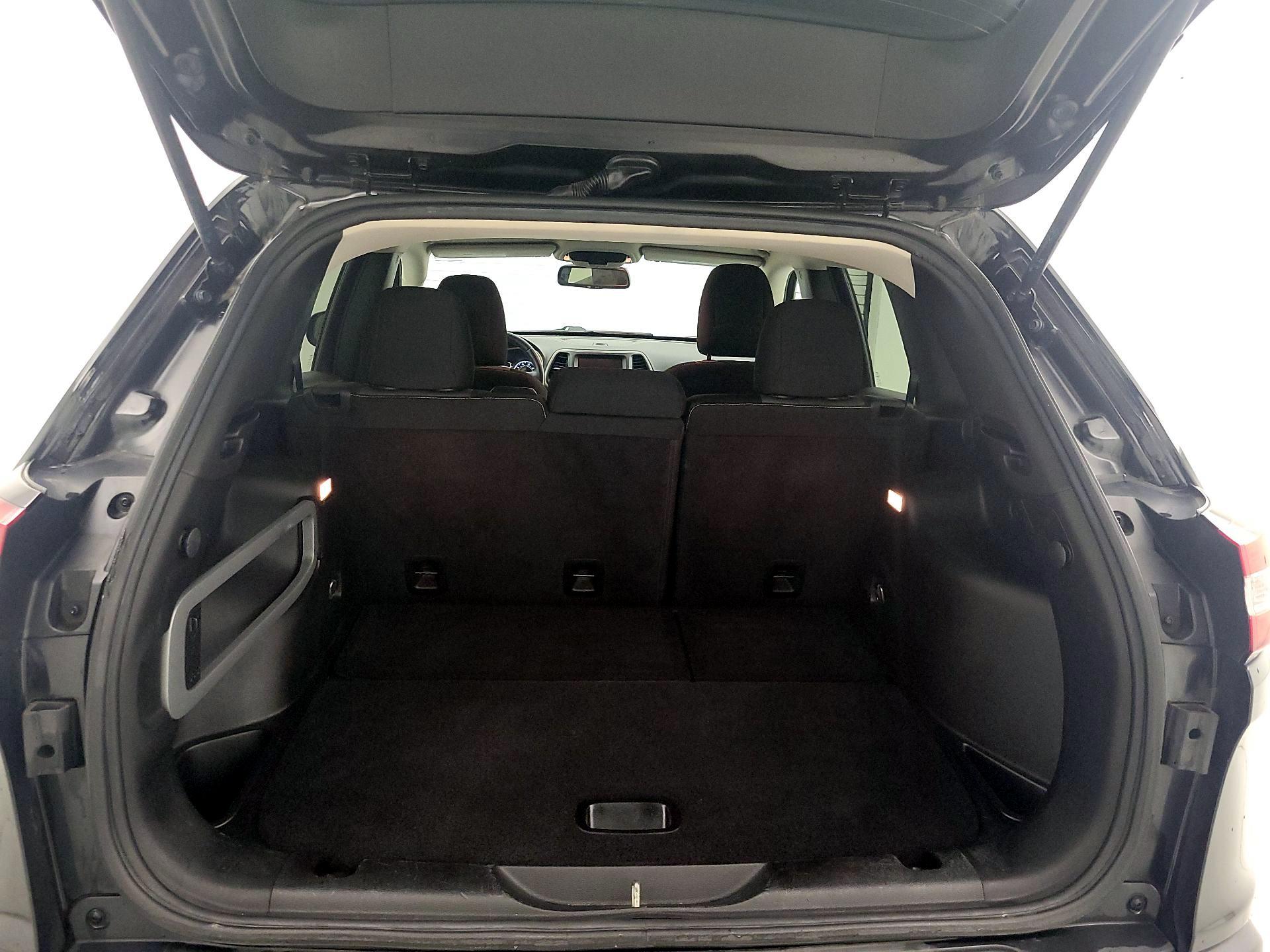 Thumbnail: 2014 Jeep Cherokee - 19