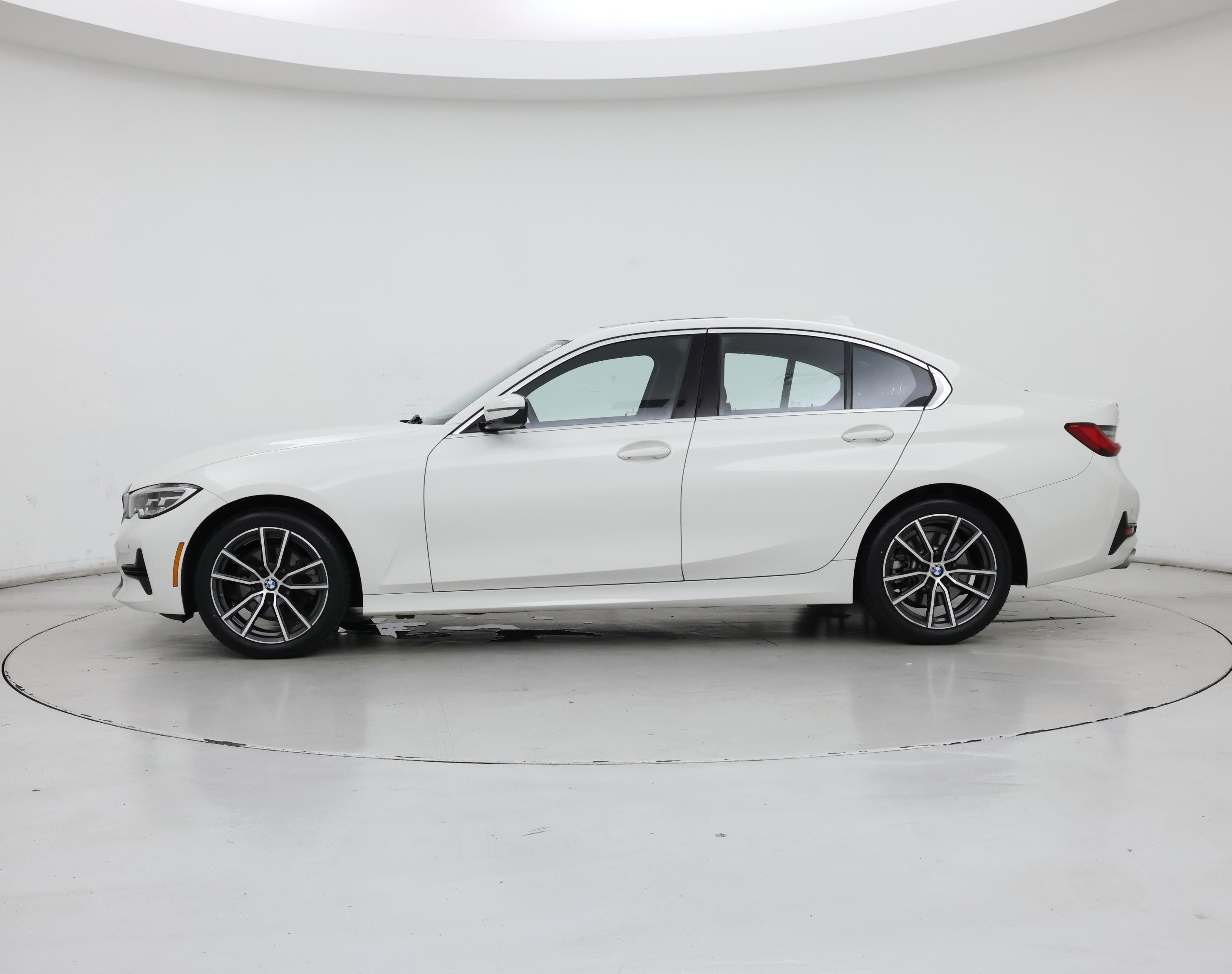Thumbnail: 2019 BMW 3 Series - 3
