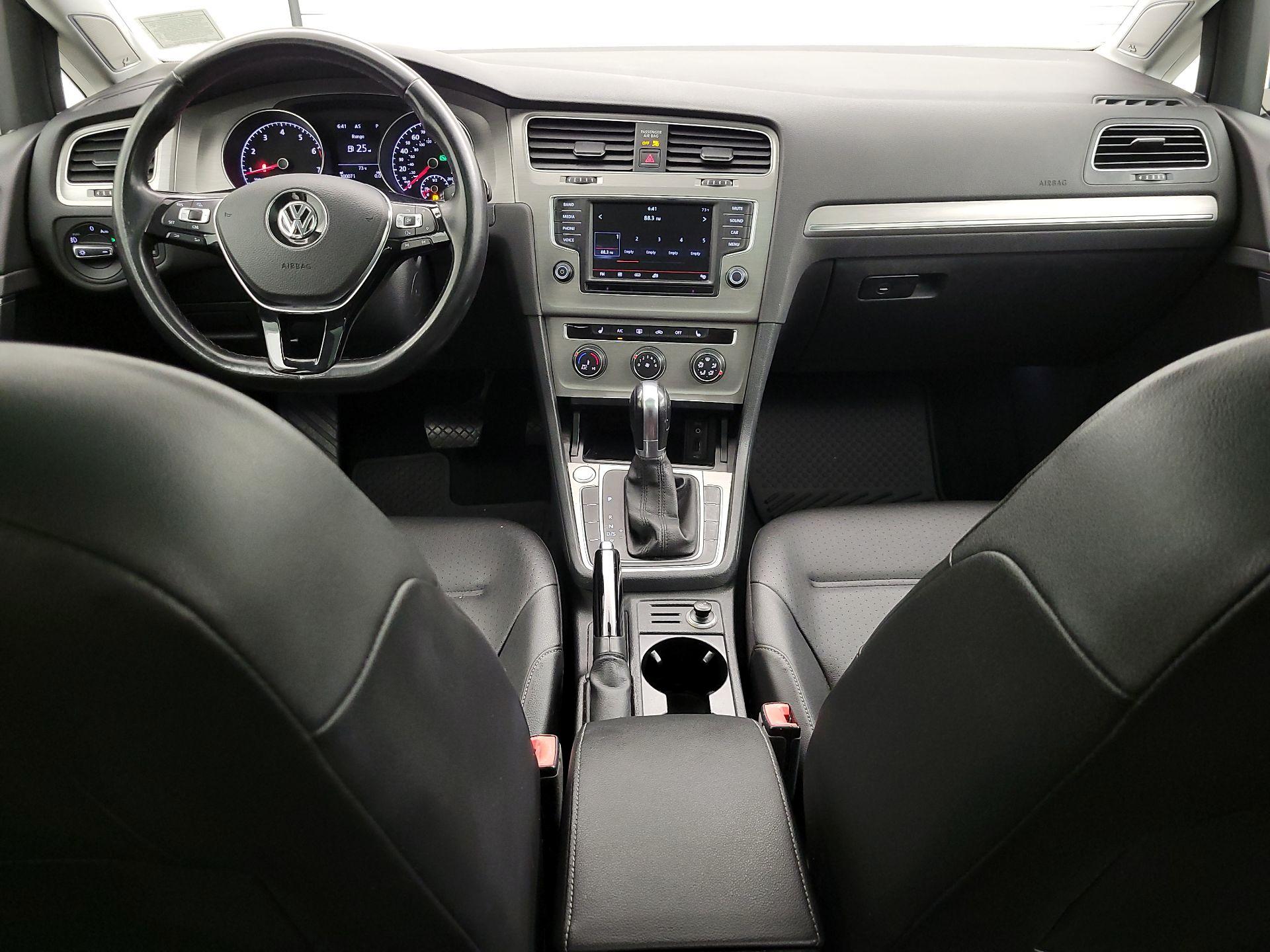 Thumbnail: 2016 Volkswagen Golf - 9