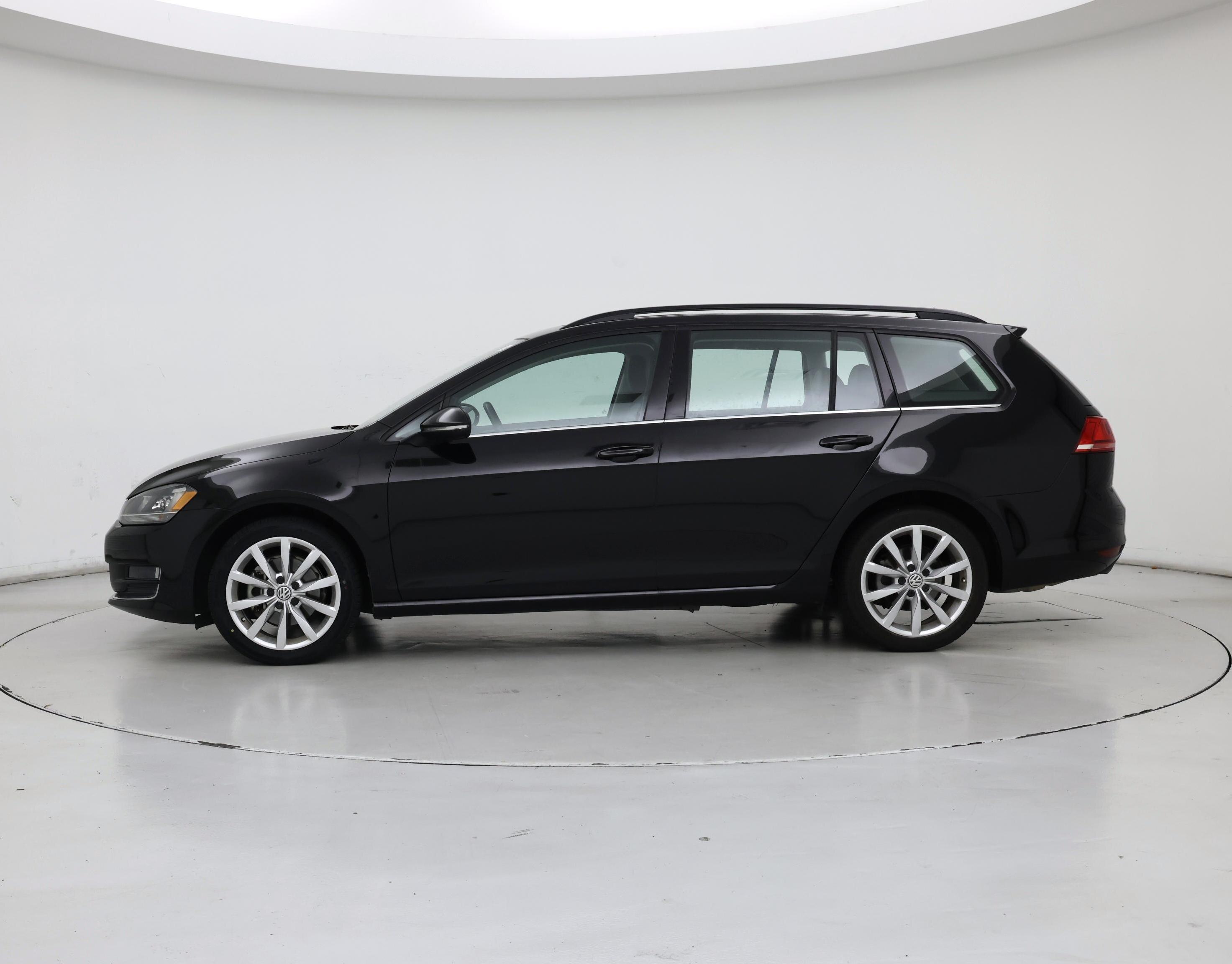 Thumbnail: 2016 Volkswagen Golf - 3