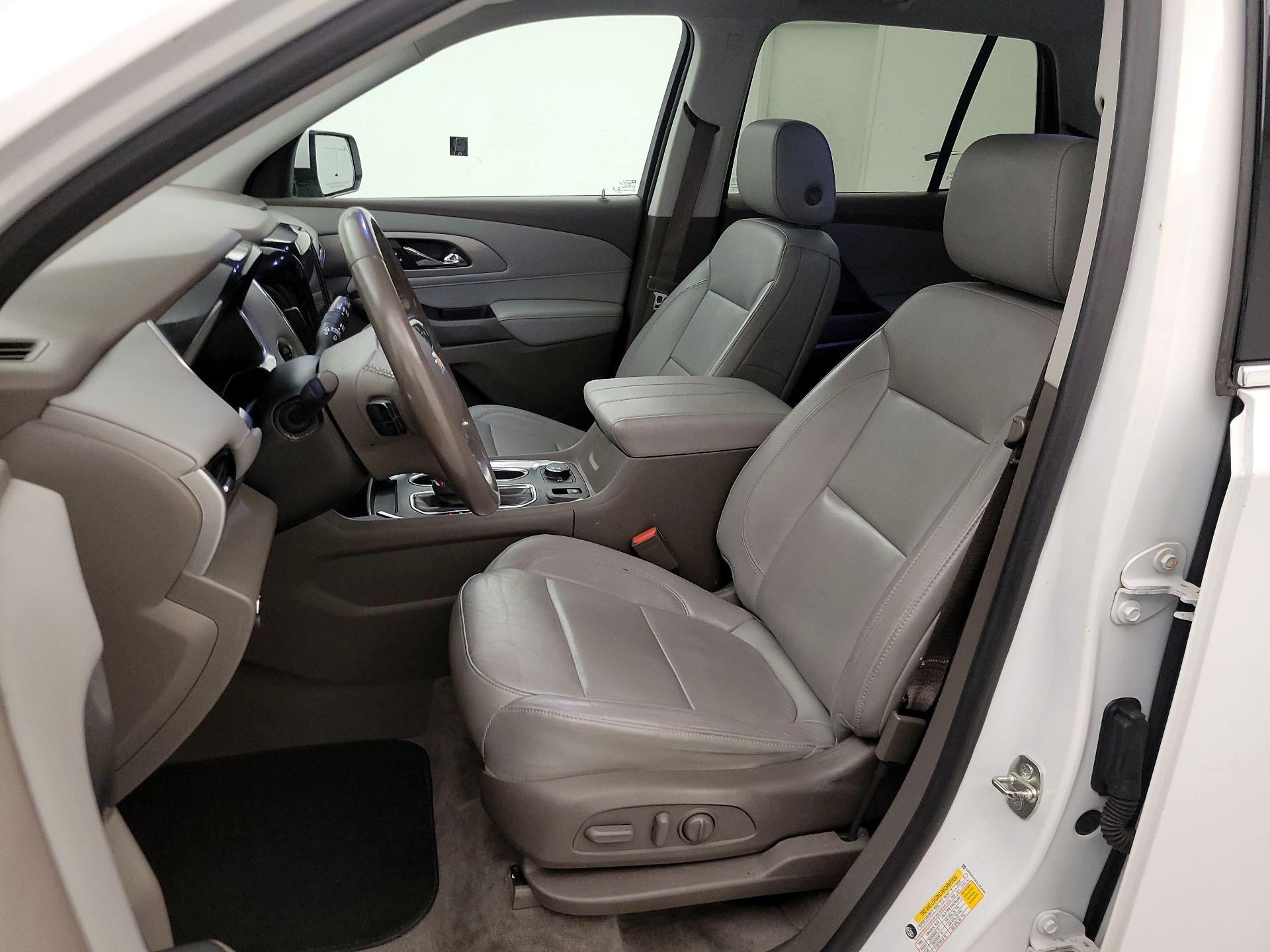 Thumbnail: 2020 Chevrolet Traverse - 11