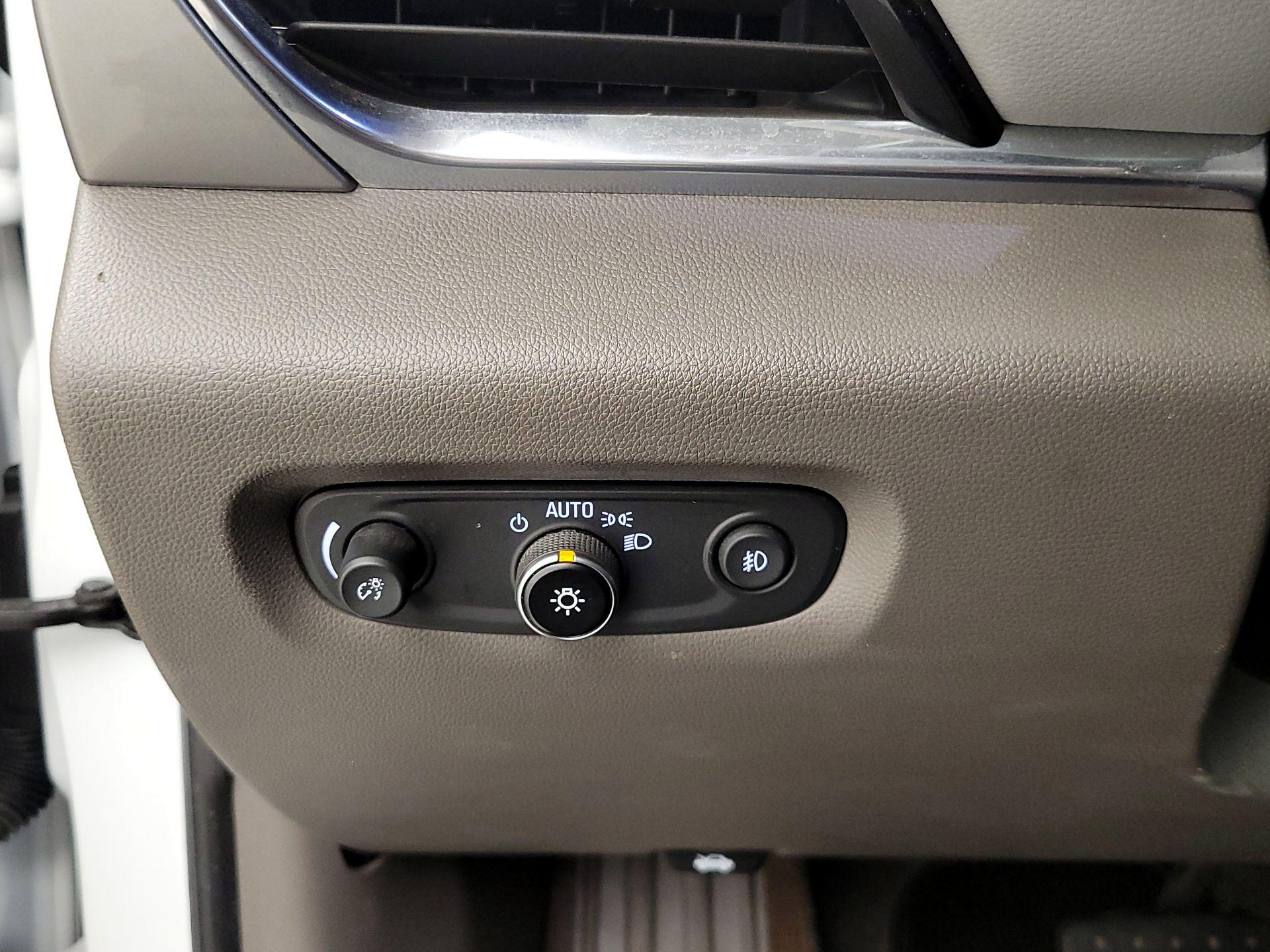 Thumbnail: 2020 Chevrolet Traverse - 13