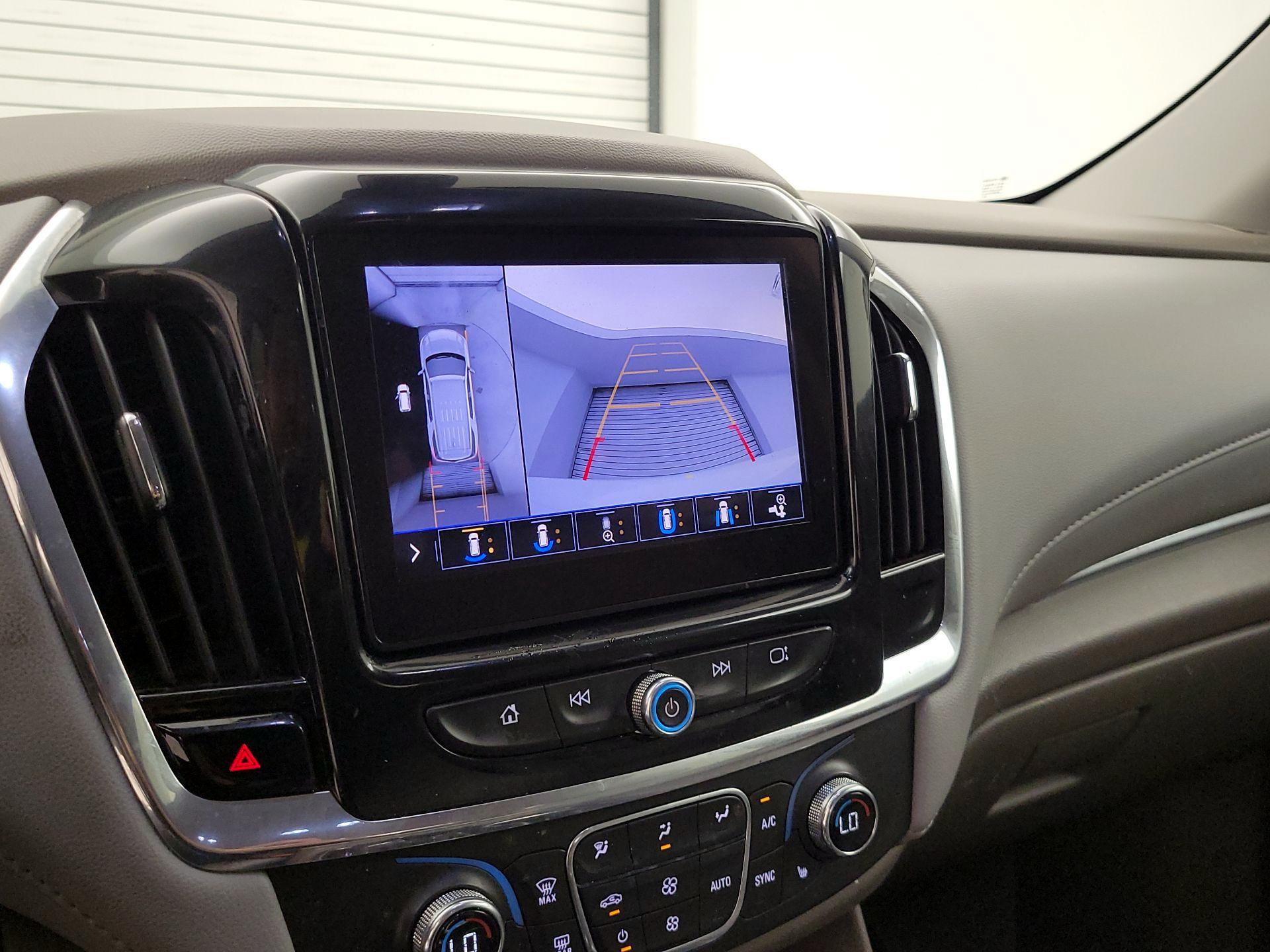 Thumbnail: 2020 Chevrolet Traverse - 14