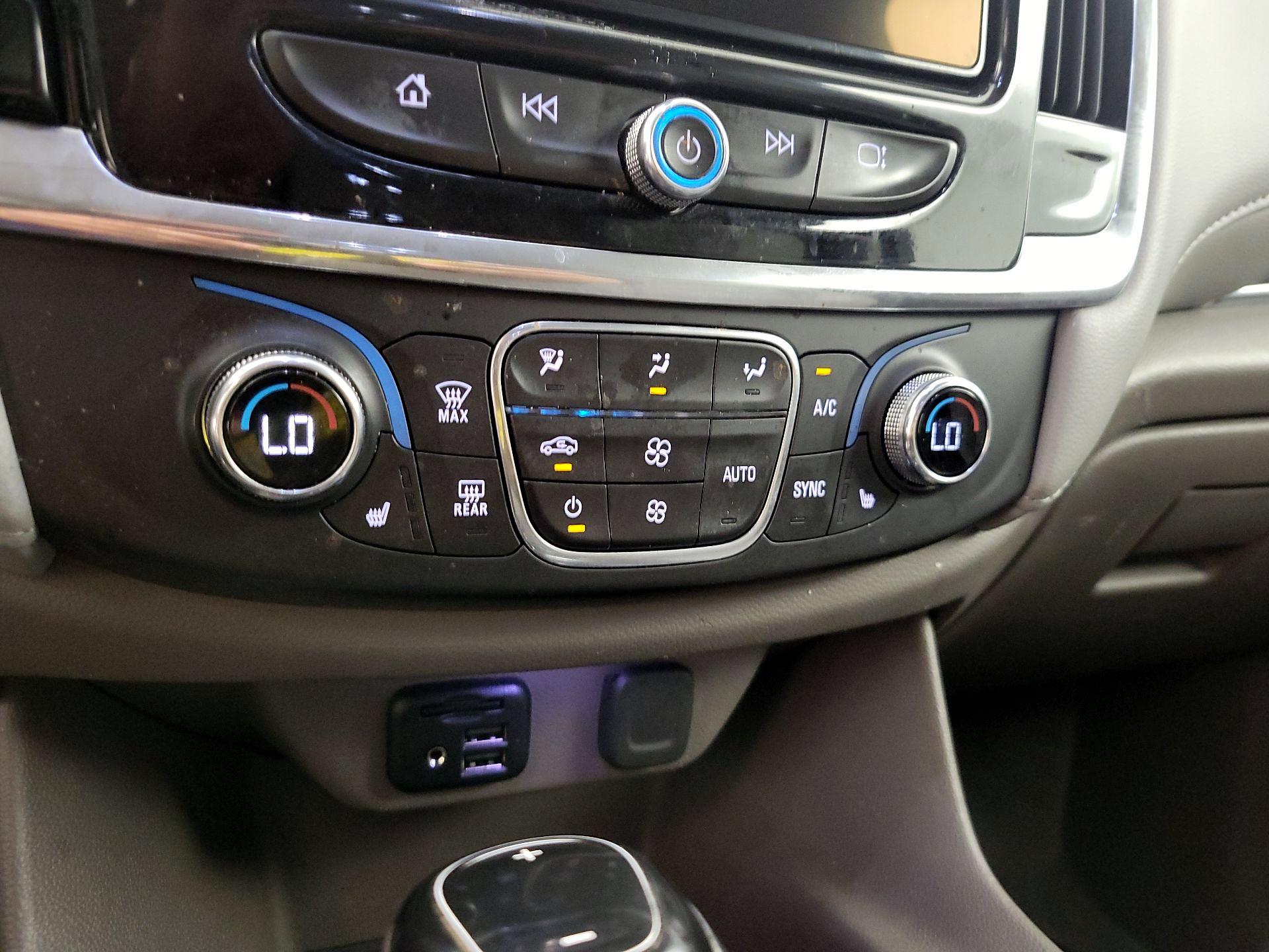 Thumbnail: 2020 Chevrolet Traverse - 16