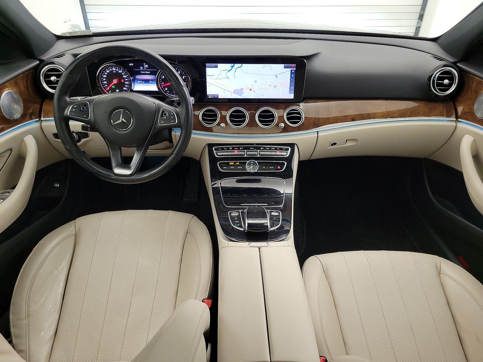 Thumbnail: 2017 Mercedes-Benz E-Class - 9