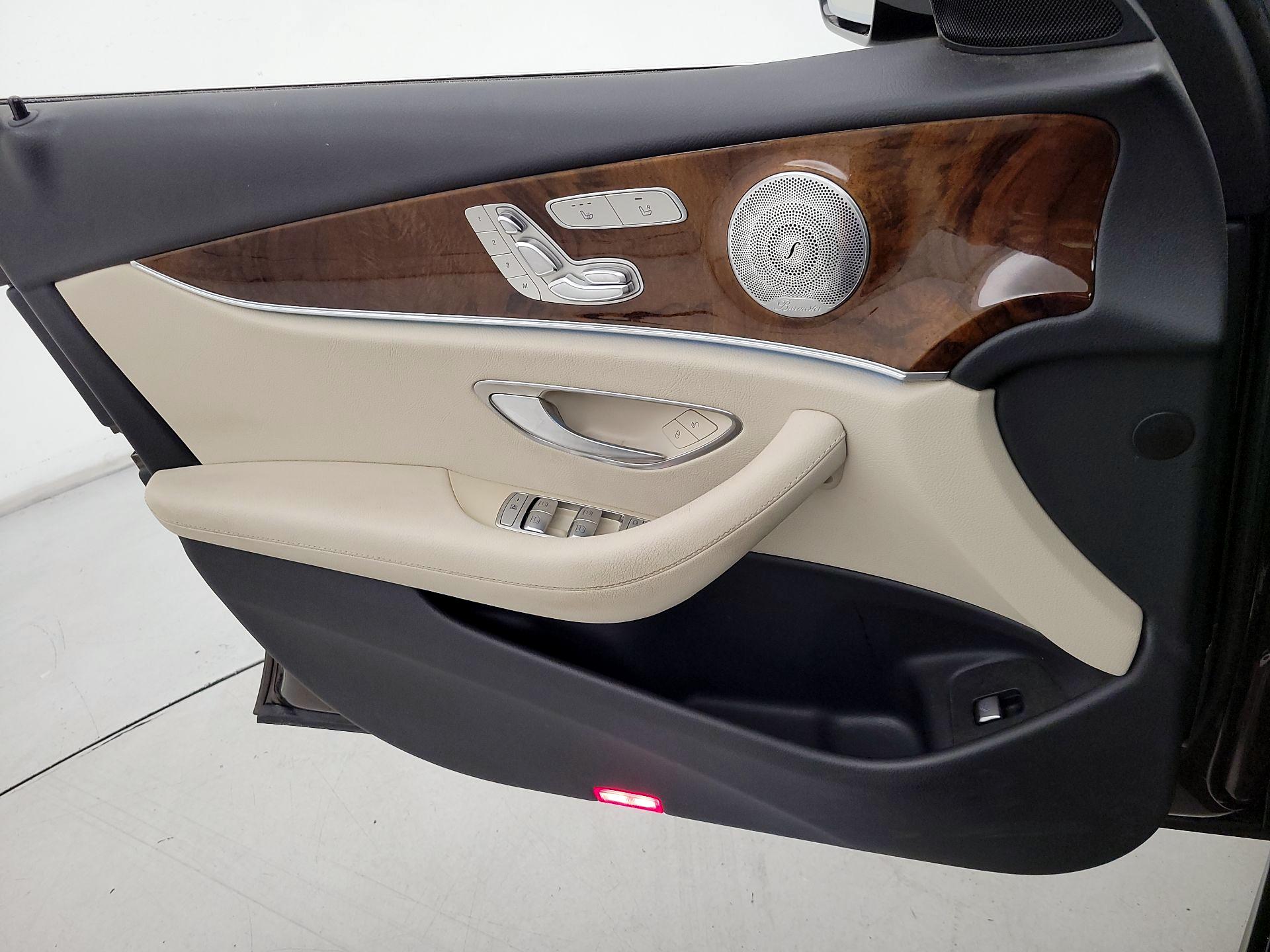 Thumbnail: 2017 Mercedes-Benz E-Class - 12