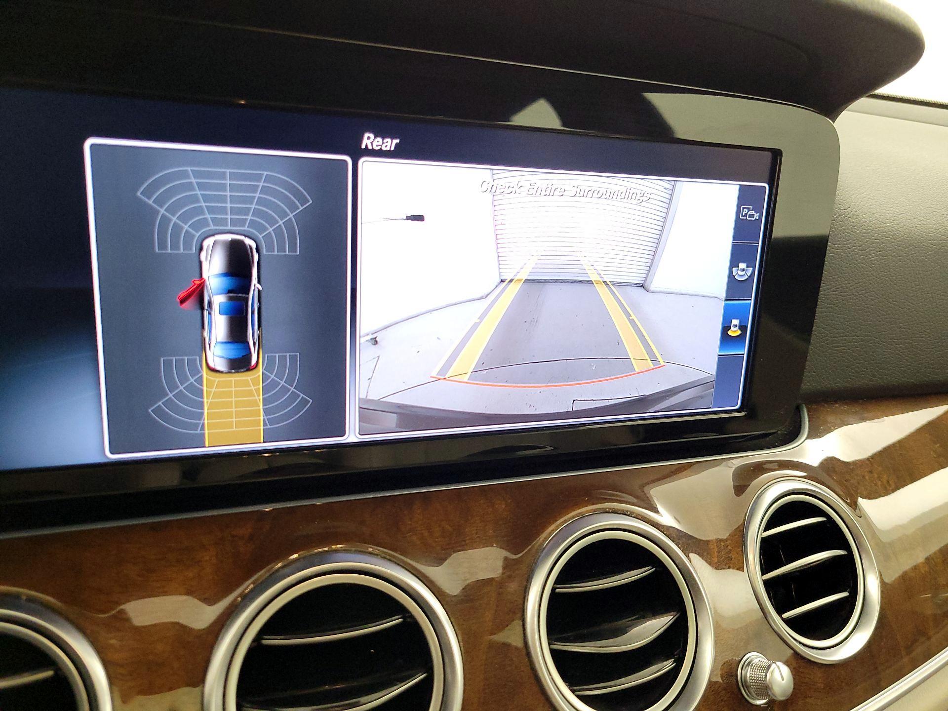 Thumbnail: 2017 Mercedes-Benz E-Class - 15