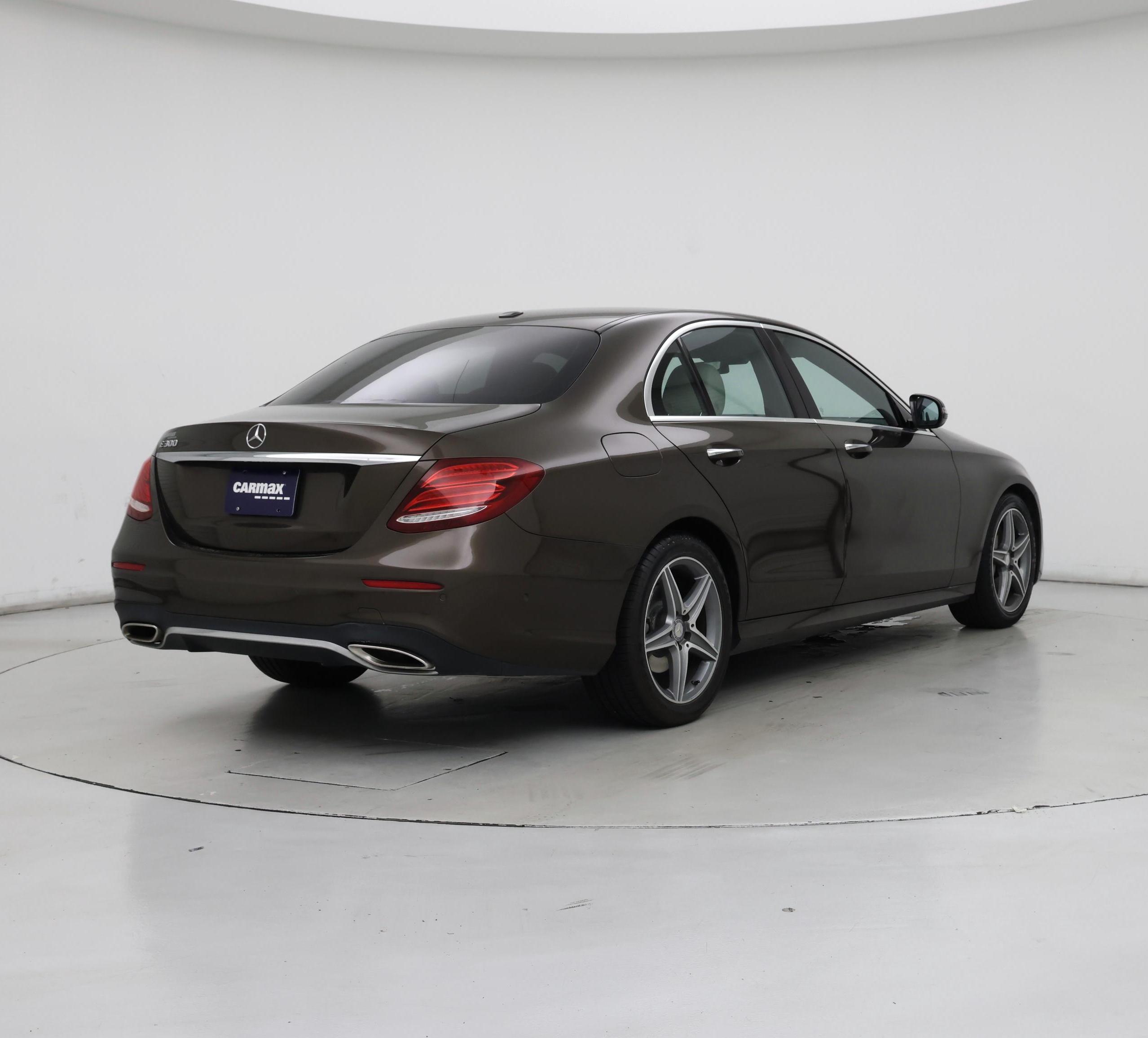 Thumbnail: 2017 Mercedes-Benz E-Class - 8
