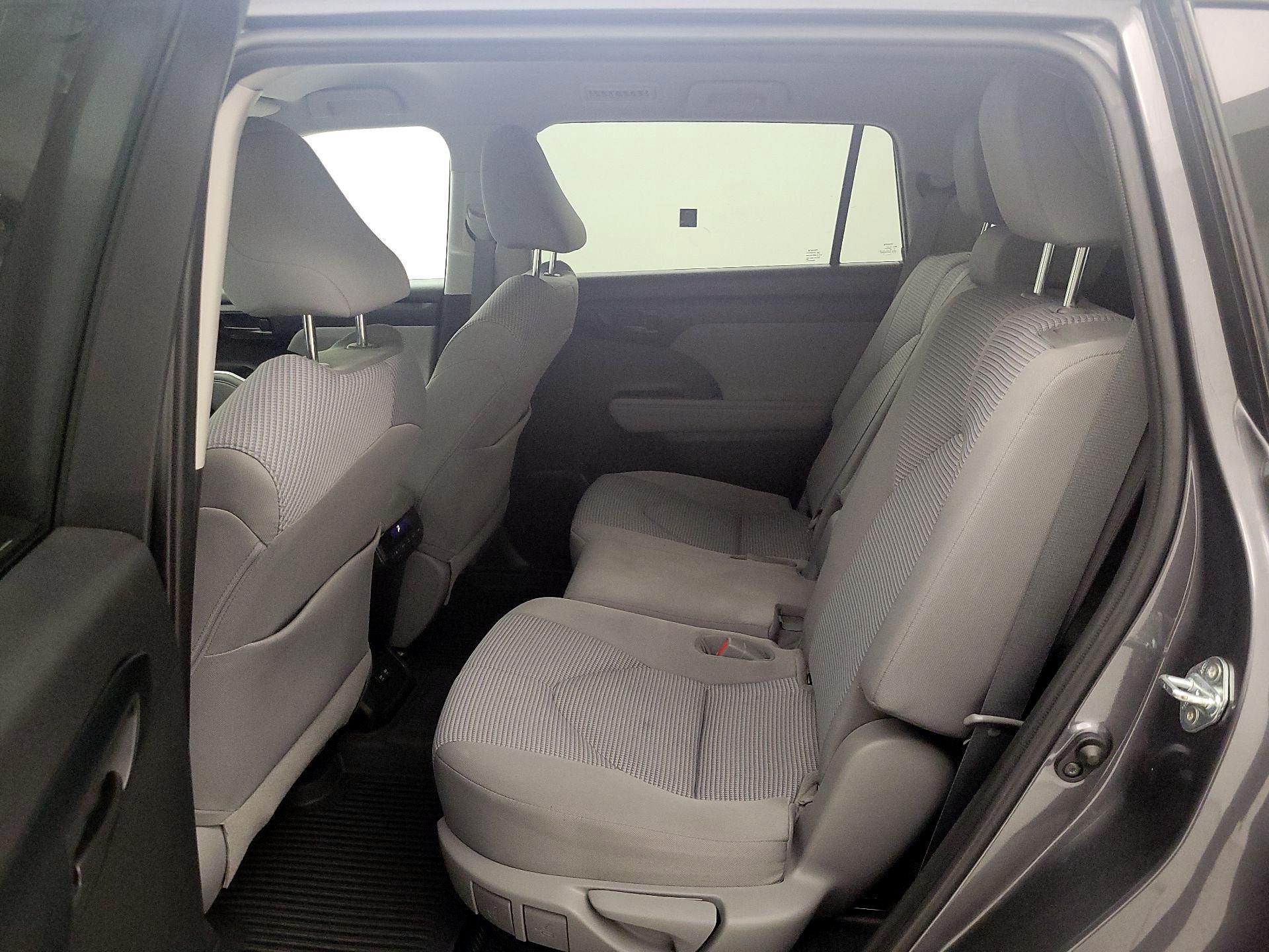 Thumbnail: 2021 Toyota Highlander - 15