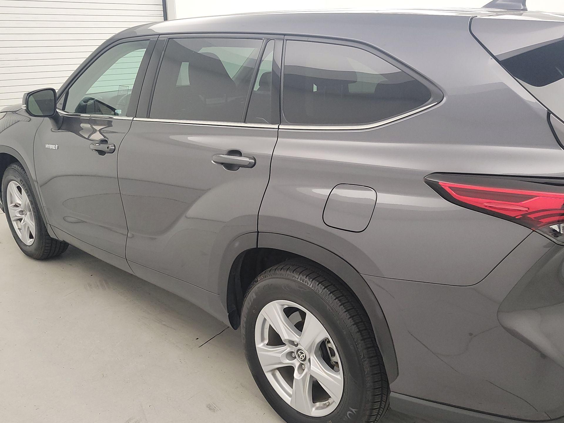 Thumbnail: 2021 Toyota Highlander - 7