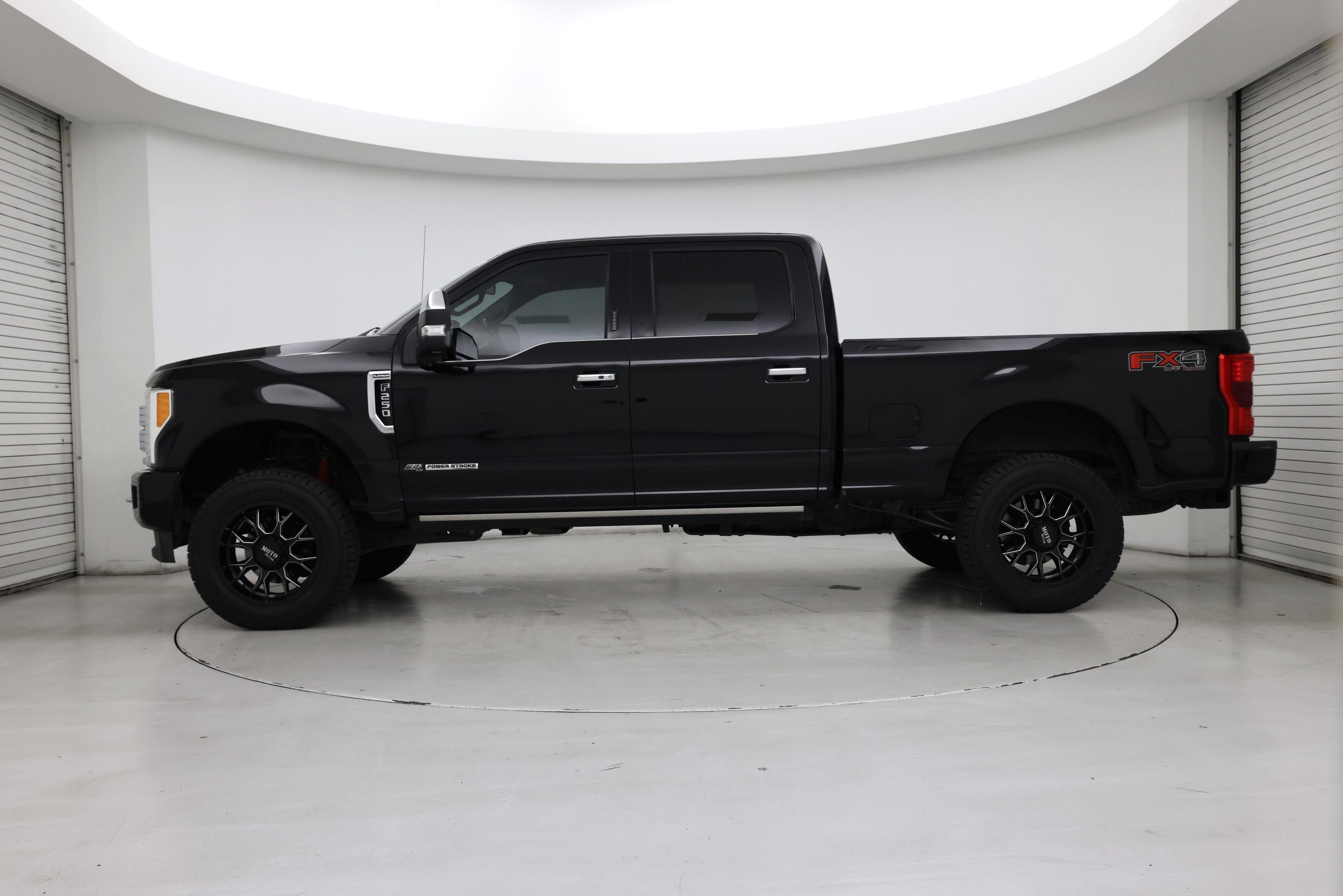 Thumbnail: 2017 Ford F-250 - 3
