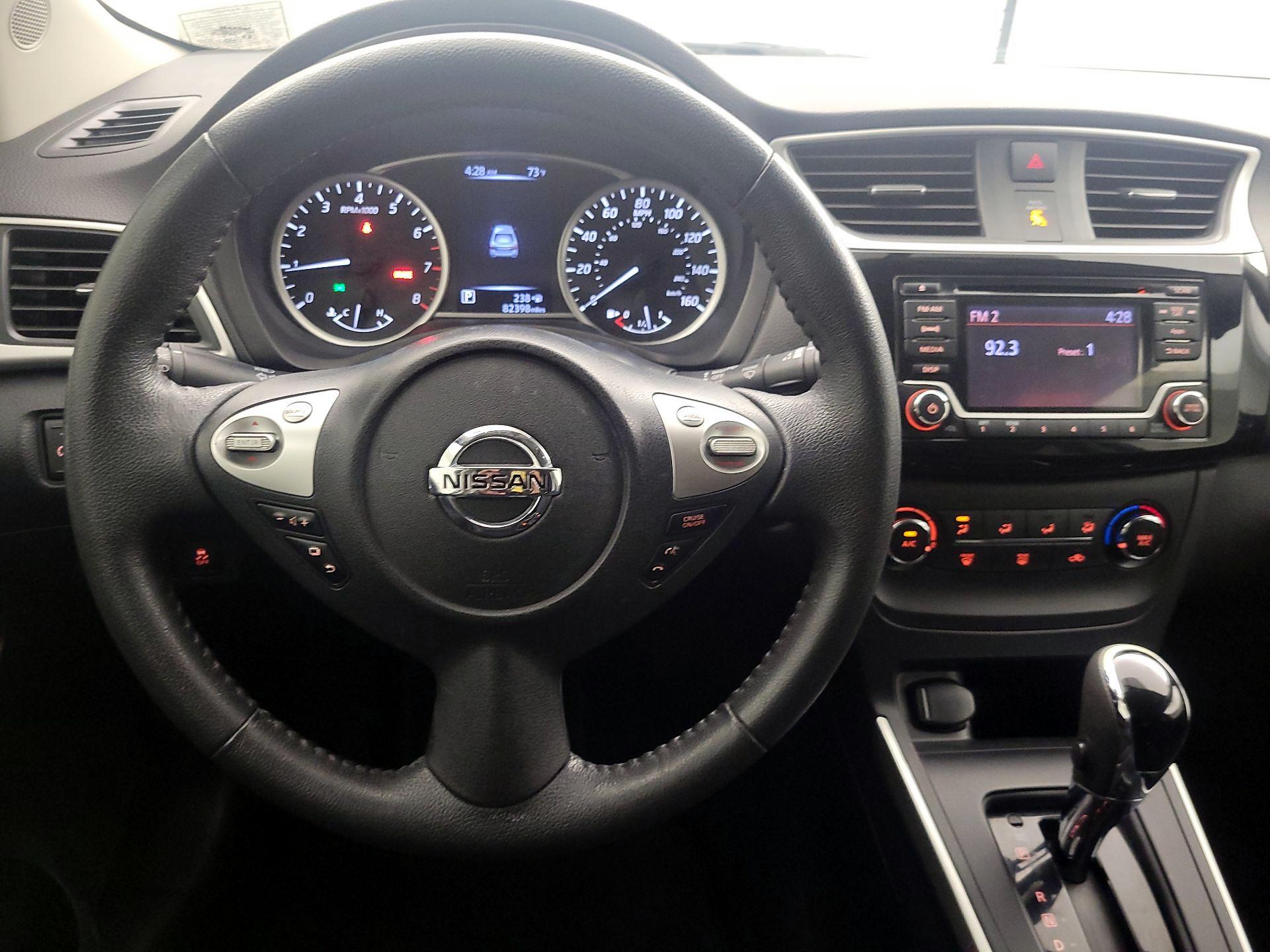 Thumbnail: 2016 Nissan Sentra - 10