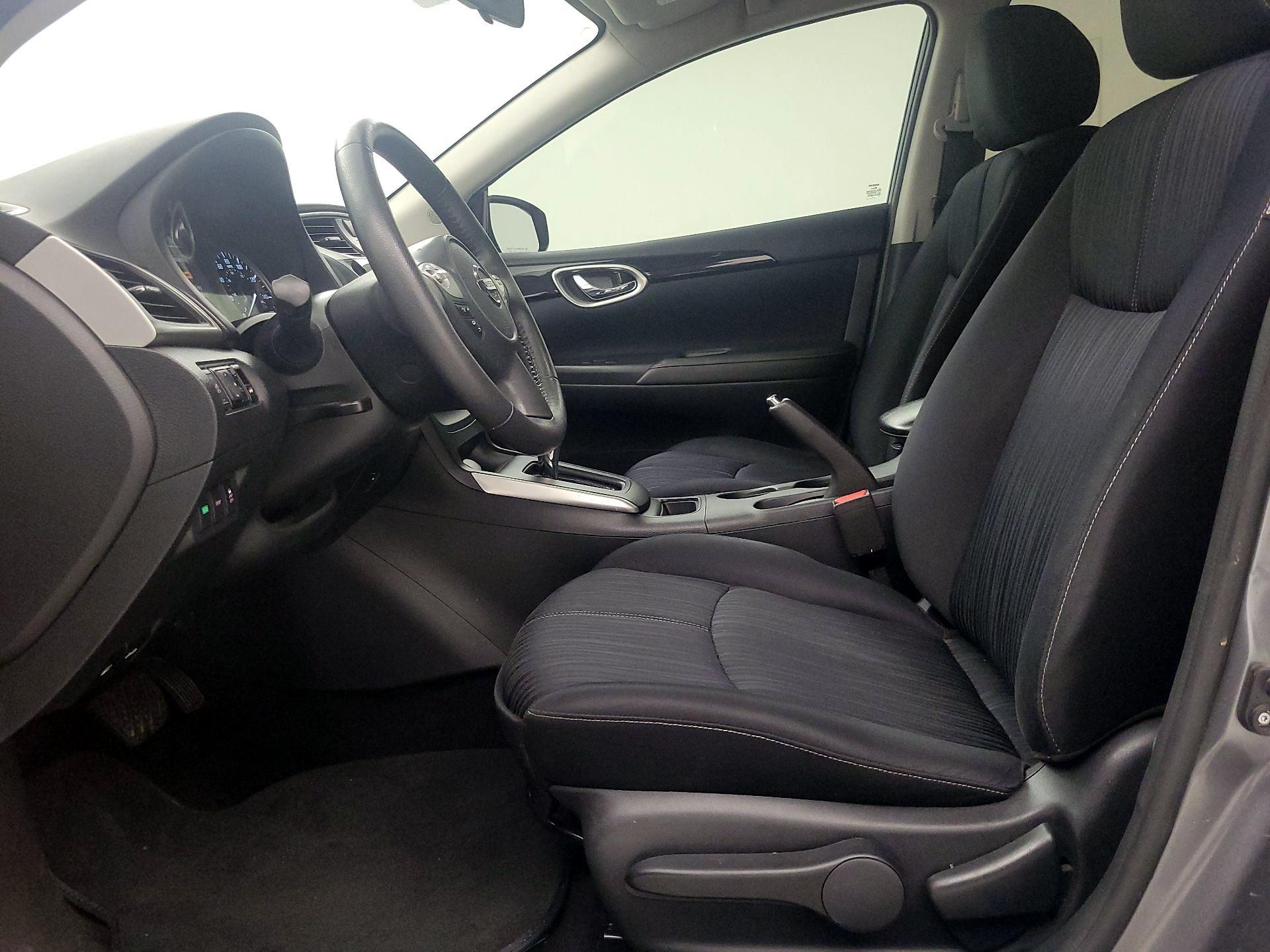 Thumbnail: 2016 Nissan Sentra - 11