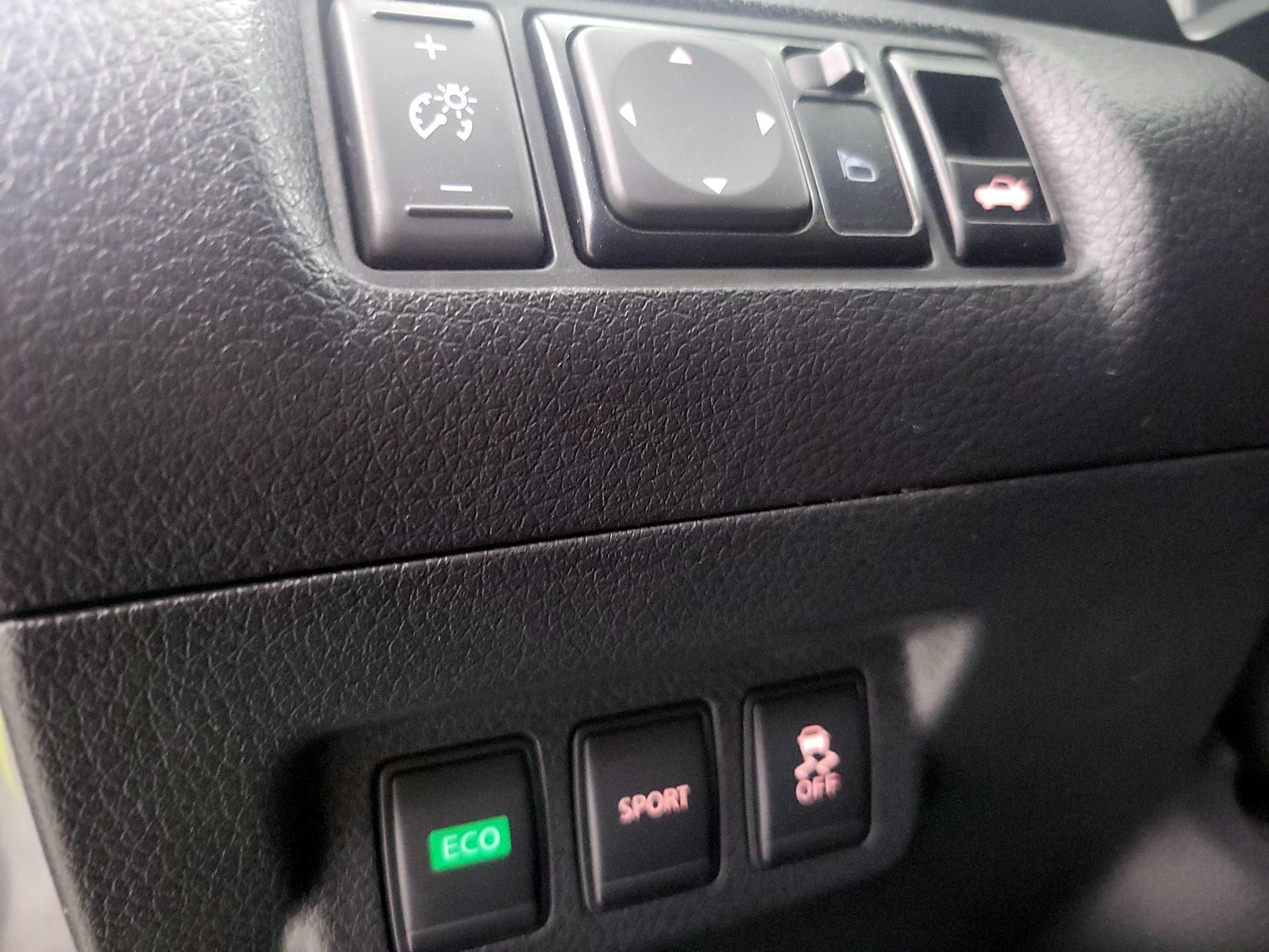 Thumbnail: 2016 Nissan Sentra - 13