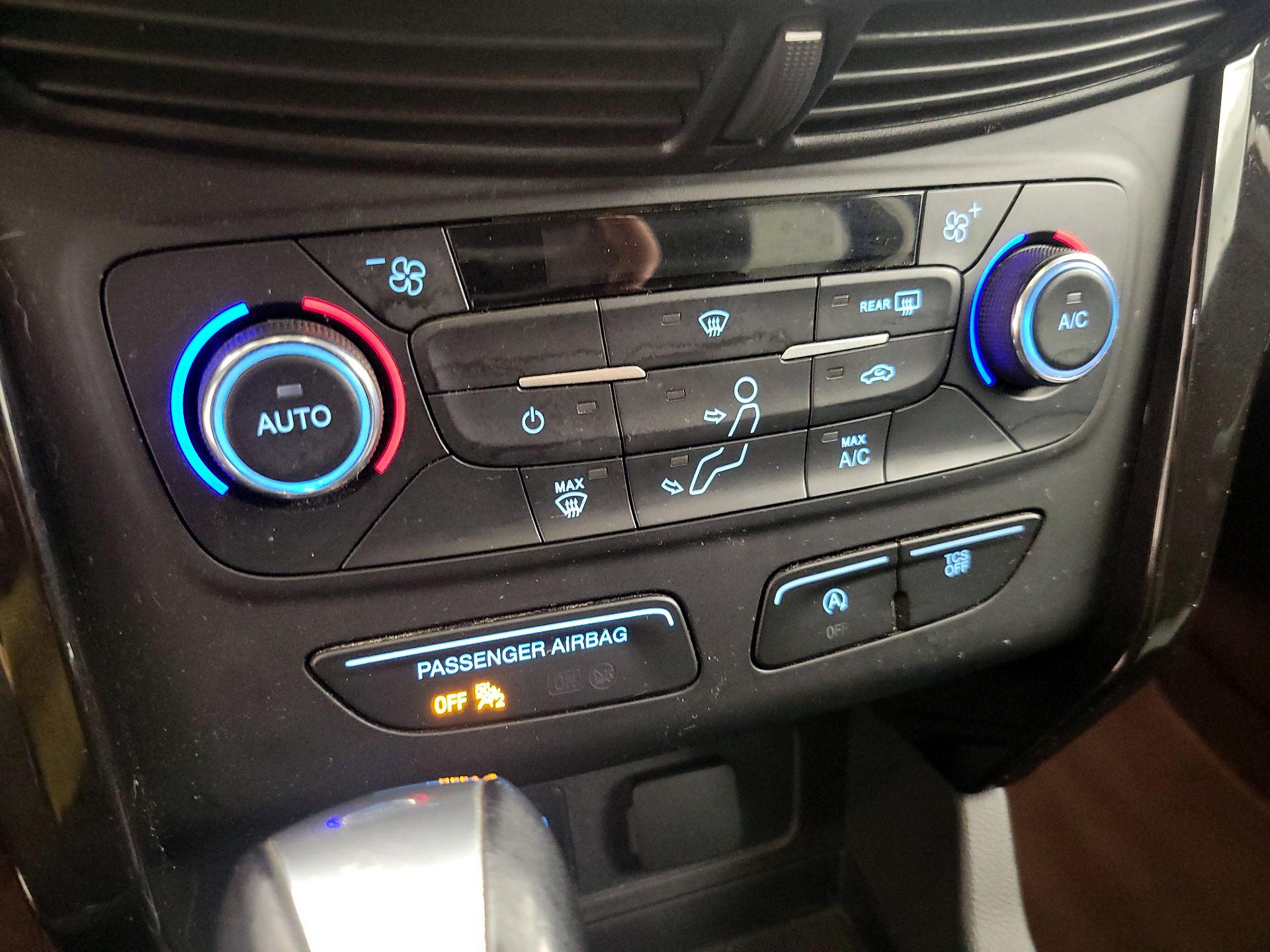 Thumbnail: 2017 Ford Escape - 15
