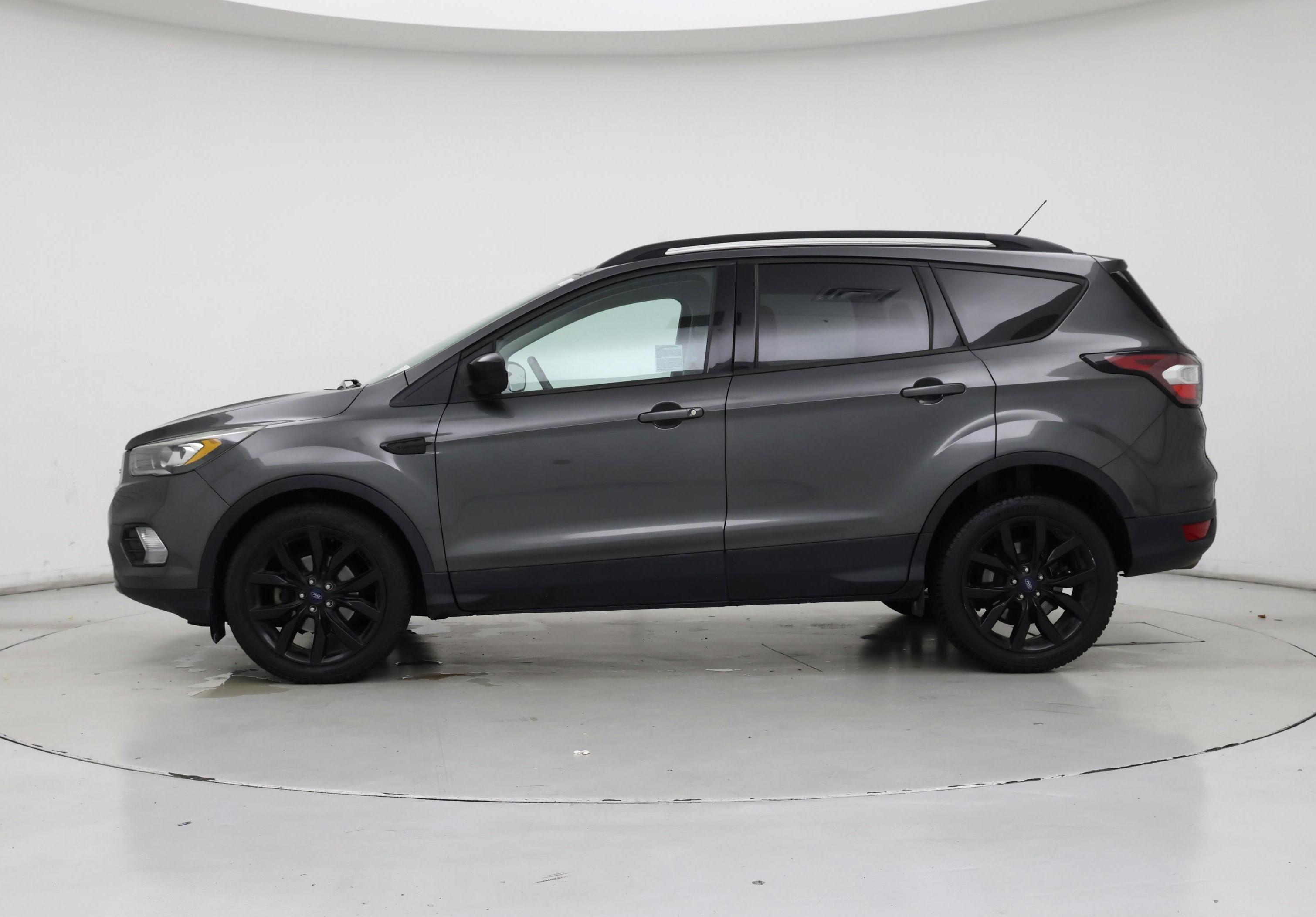 Thumbnail: 2017 Ford Escape - 3