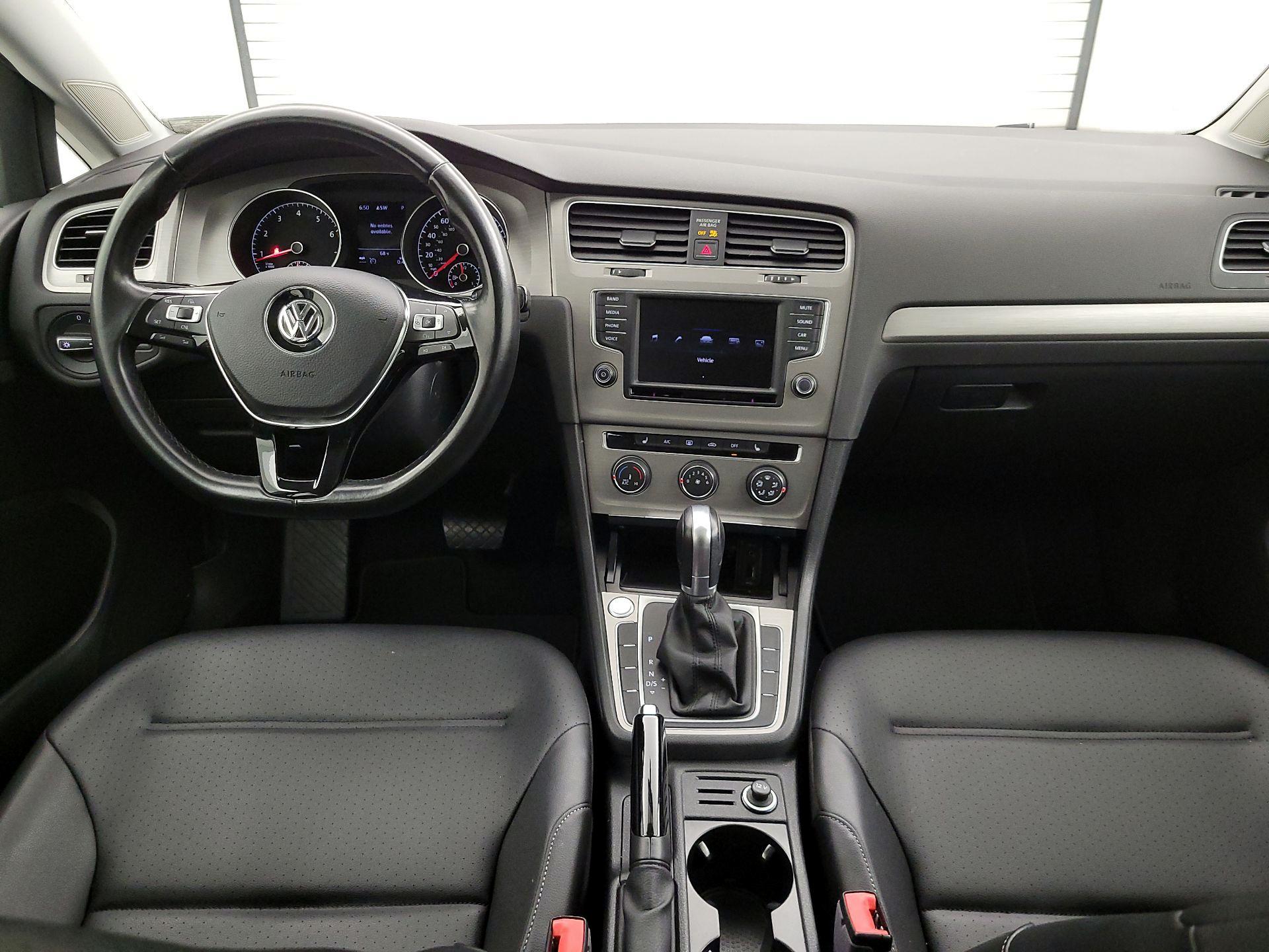 Thumbnail: 2017 Volkswagen Golf - 9