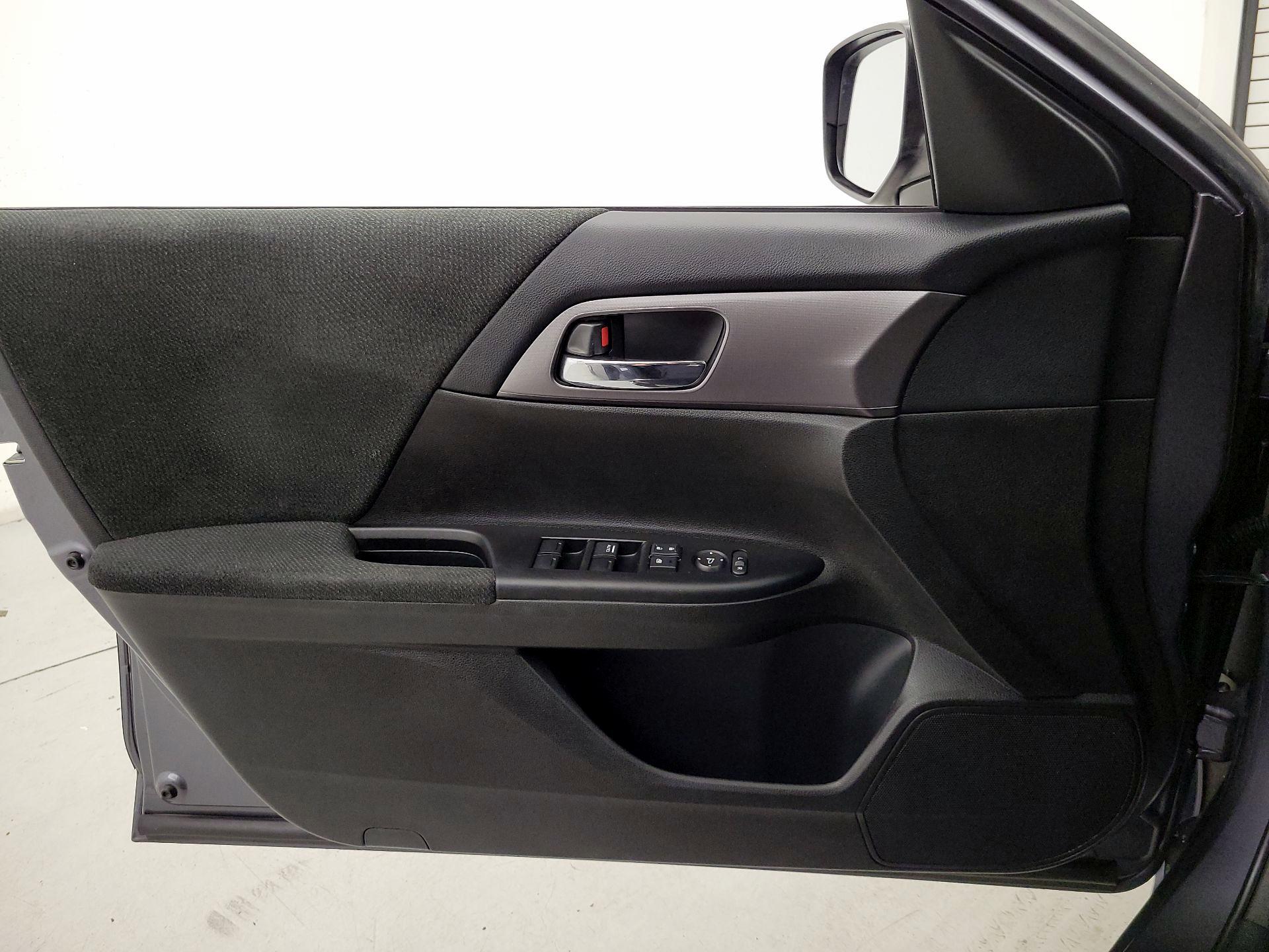 Thumbnail: 2013 Honda Accord - 12
