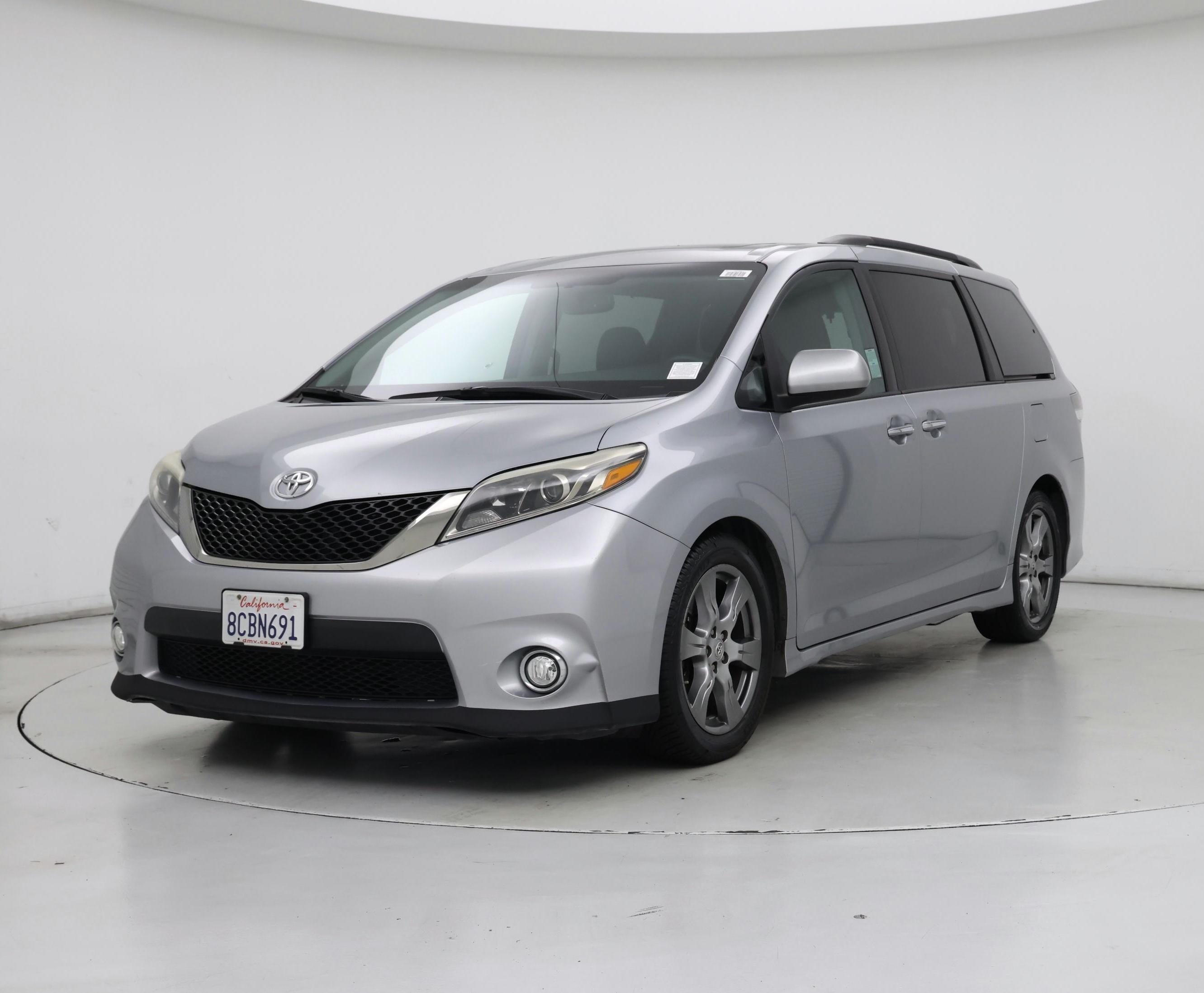 Thumbnail: 2017 Toyota Sienna - 4