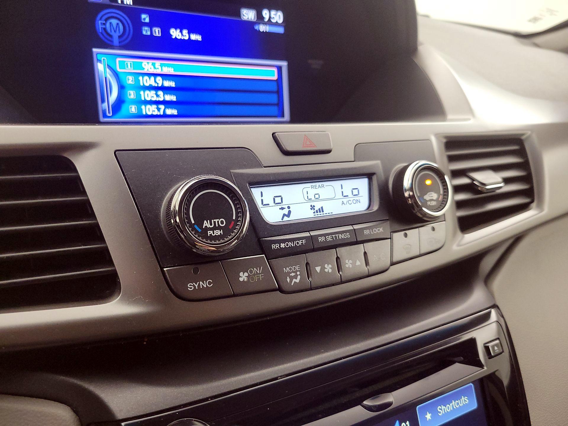 Thumbnail: 2016 Honda Odyssey - 16