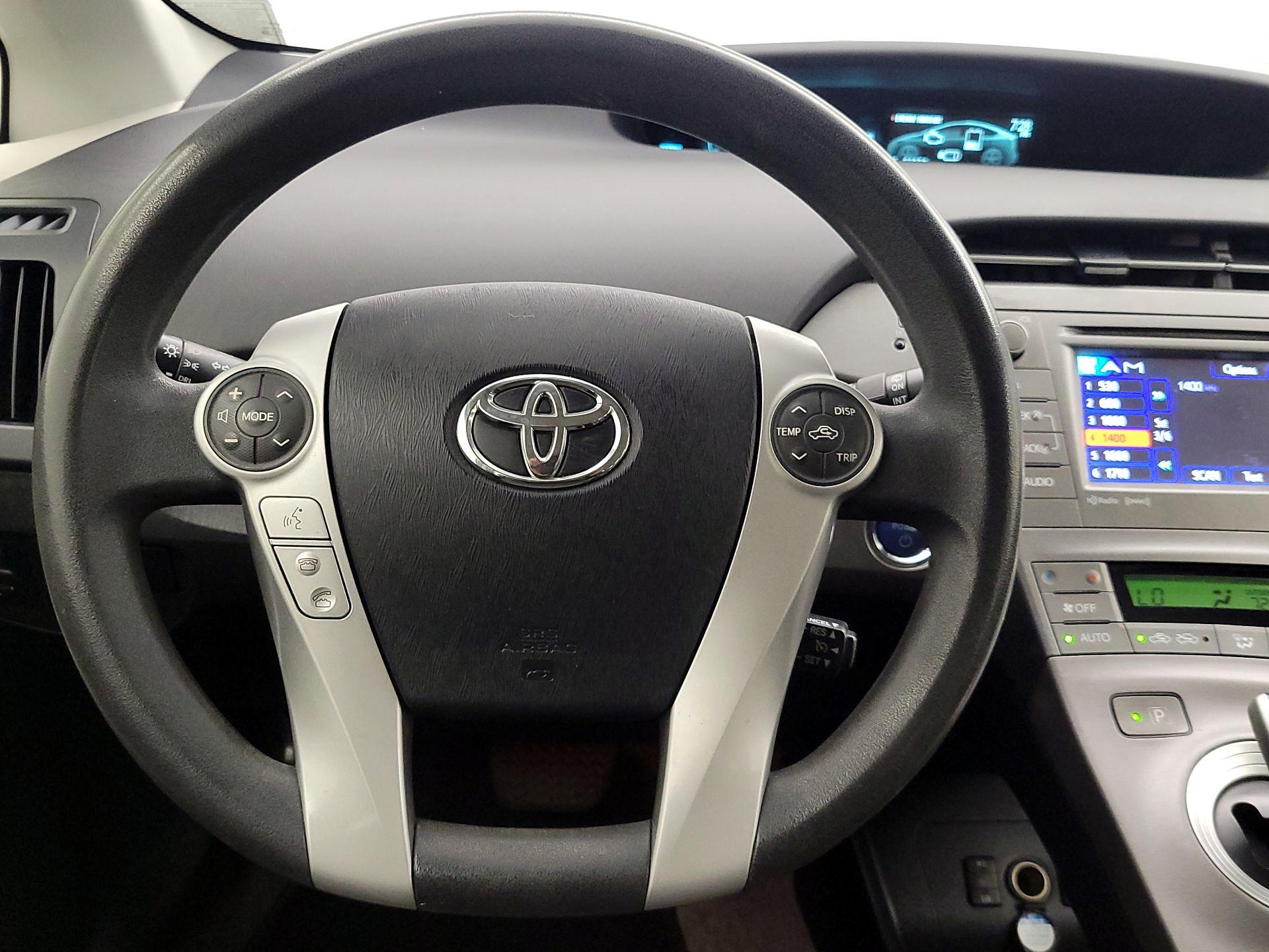 Thumbnail: 2014 Toyota Prius - 10