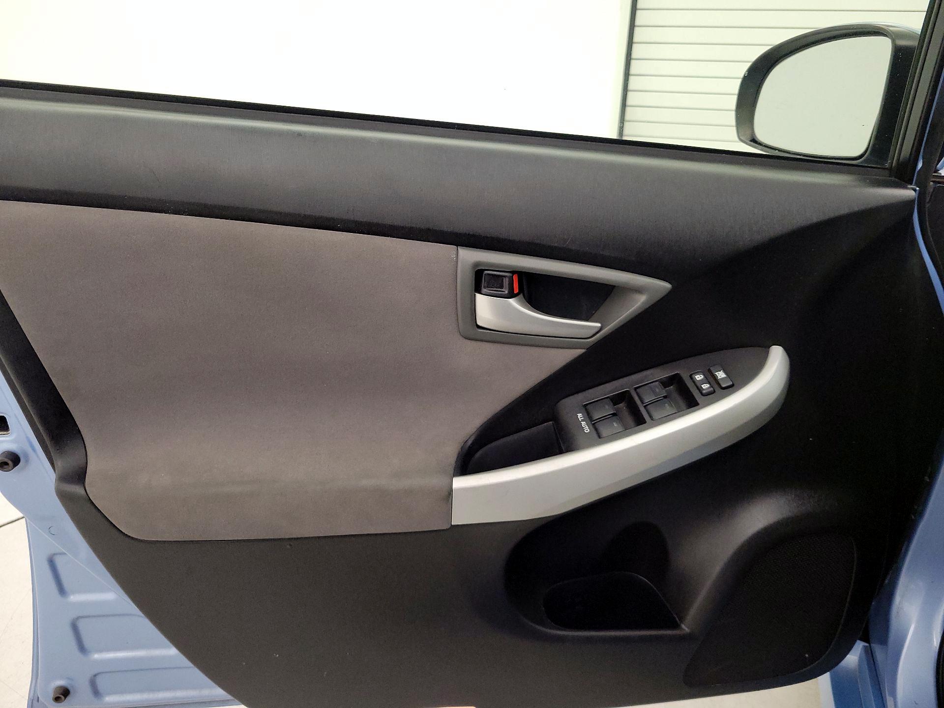 Thumbnail: 2014 Toyota Prius - 12