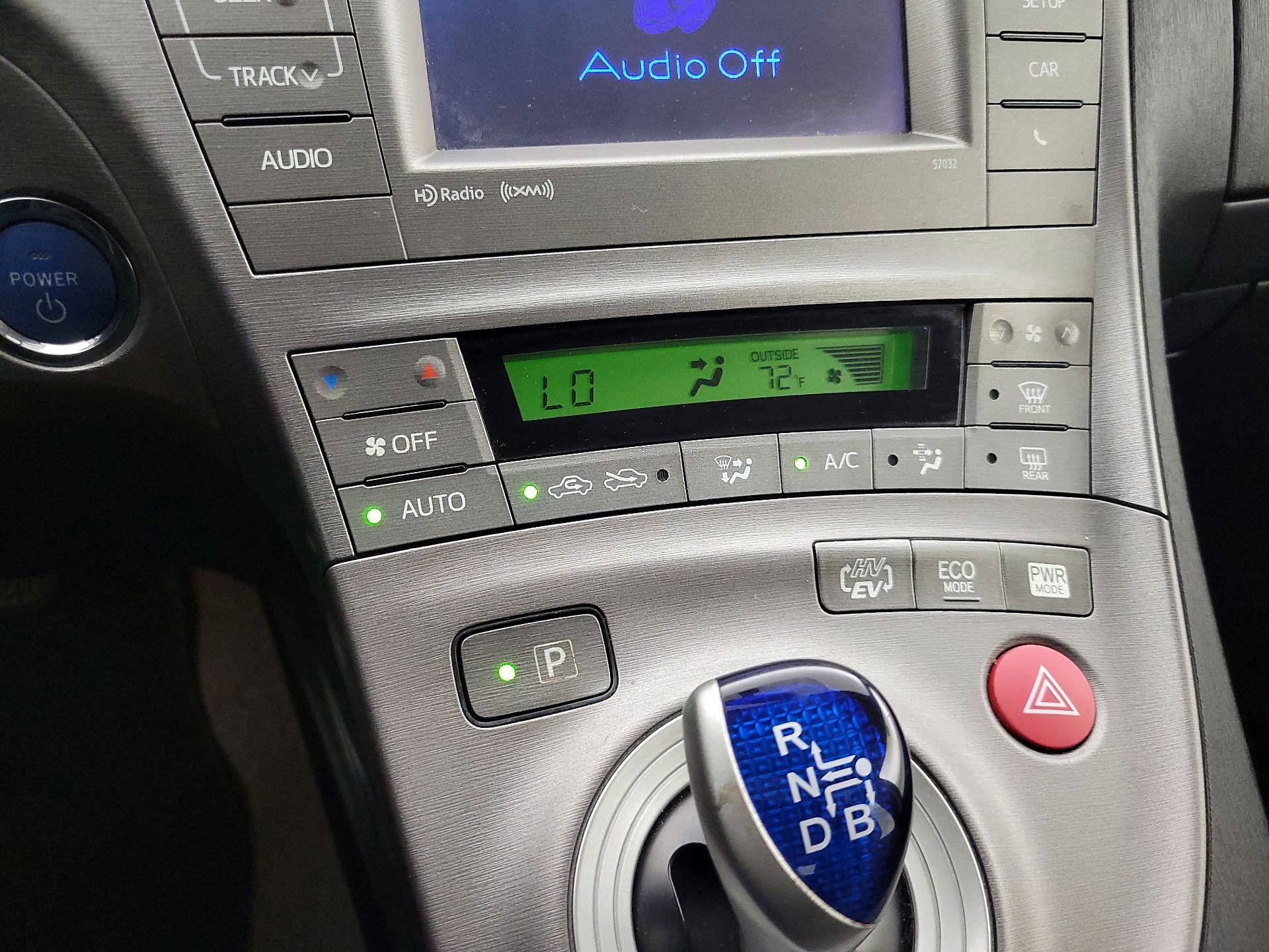 Thumbnail: 2014 Toyota Prius - 16